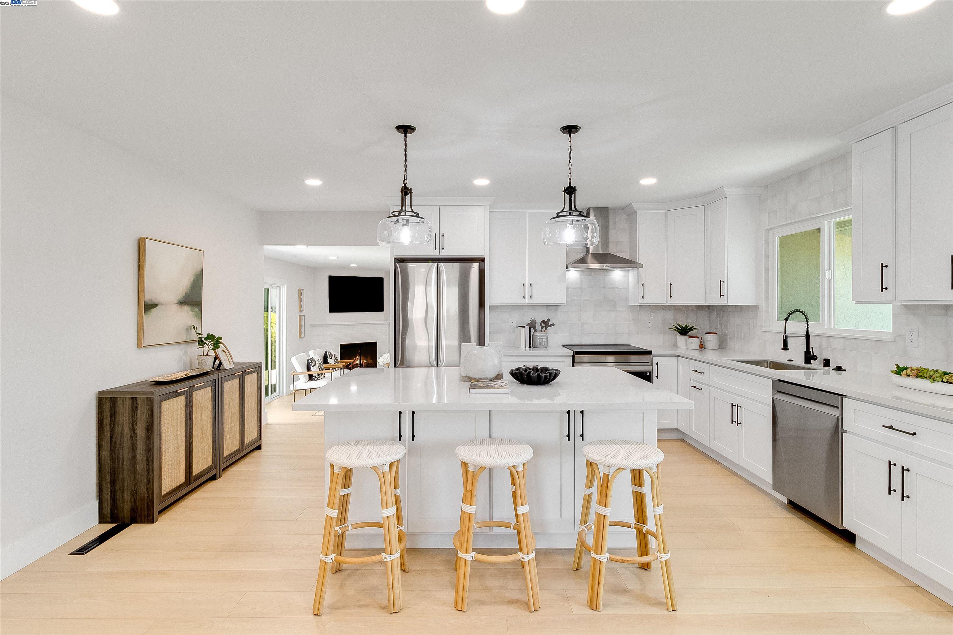 Detail Gallery Image 14 of 52 For 736 Adams Ave, Livermore,  CA 94550 - 3 Beds | 2 Baths
