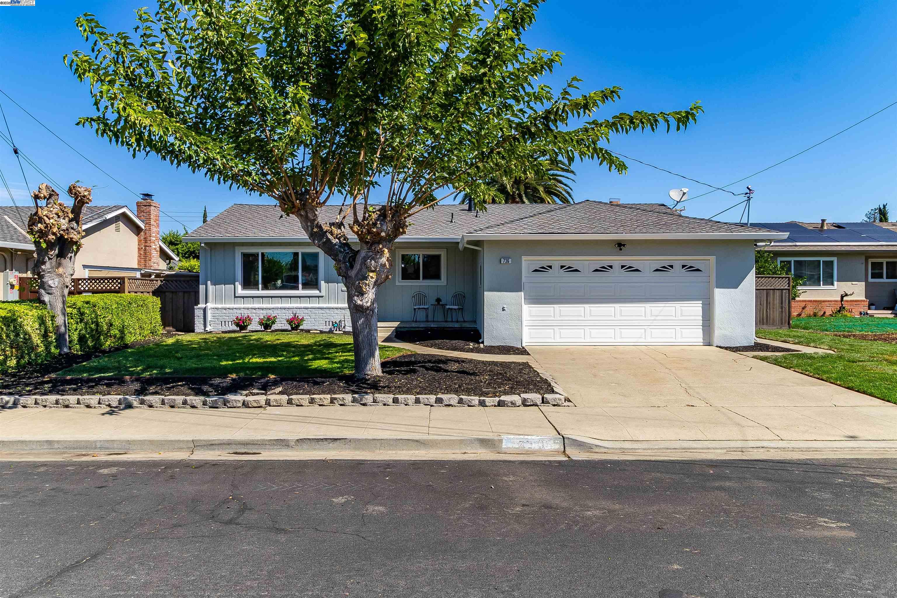 Detail Gallery Image 3 of 52 For 736 Adams Ave, Livermore,  CA 94550 - 3 Beds | 2 Baths