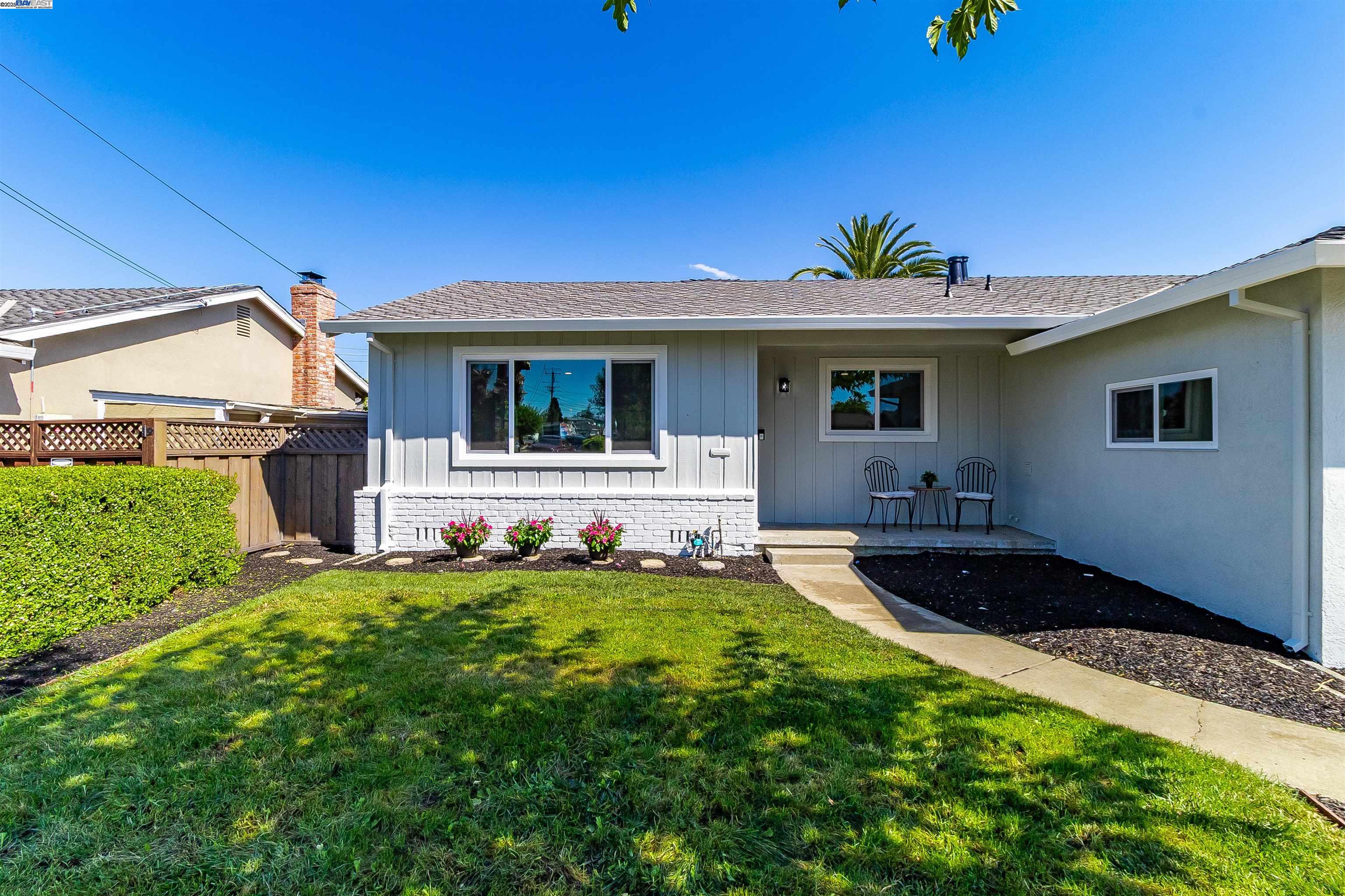 Detail Gallery Image 5 of 52 For 736 Adams Ave, Livermore,  CA 94550 - 3 Beds | 2 Baths