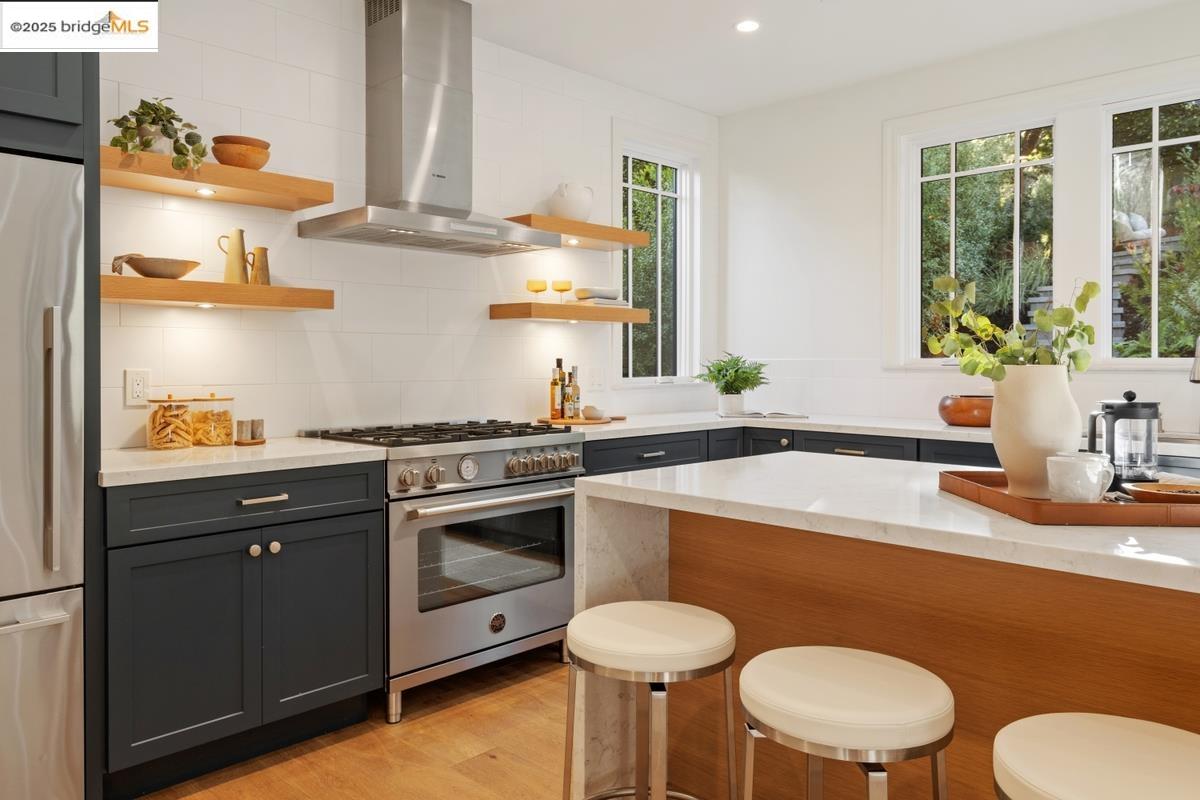 Detail Gallery Image 19 of 60 For 963 Grosvenor Place, Oakland,  CA 94610 - 4 Beds | 4 Baths