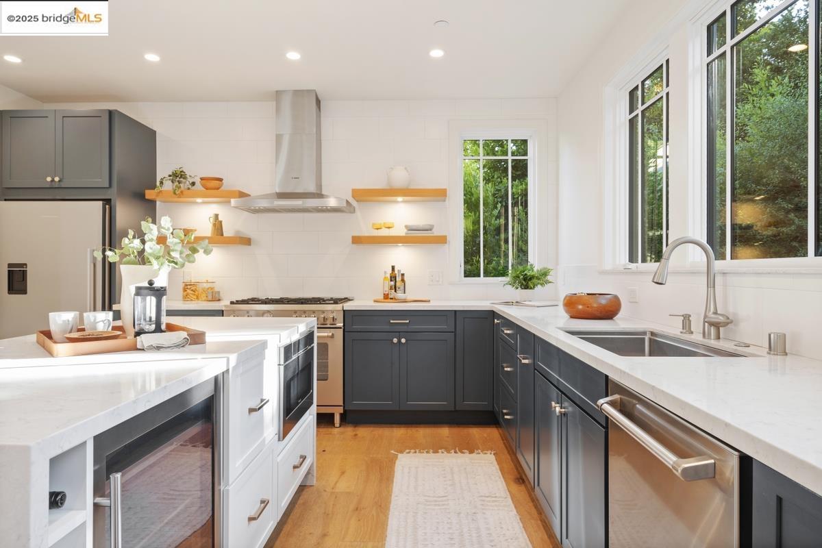 Detail Gallery Image 21 of 60 For 963 Grosvenor Place, Oakland,  CA 94610 - 4 Beds | 4 Baths