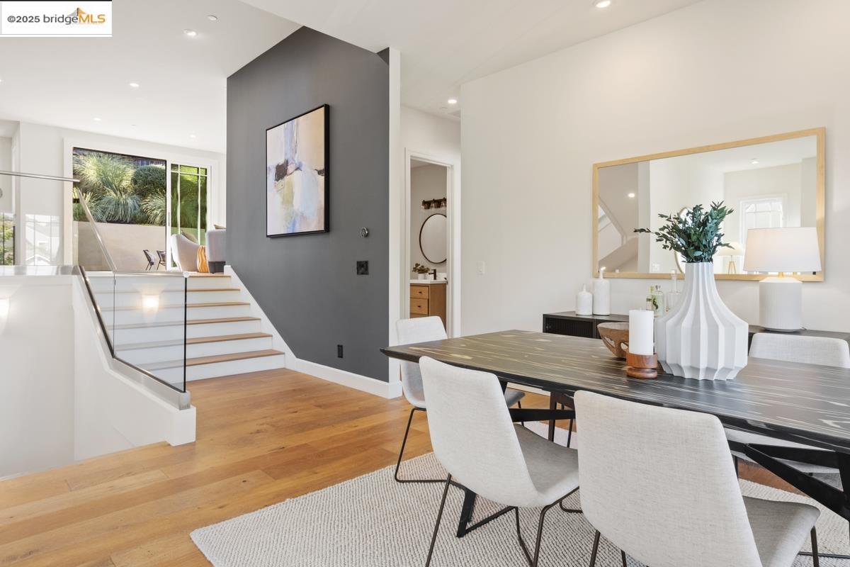 Detail Gallery Image 23 of 60 For 963 Grosvenor Place, Oakland,  CA 94610 - 4 Beds | 4 Baths