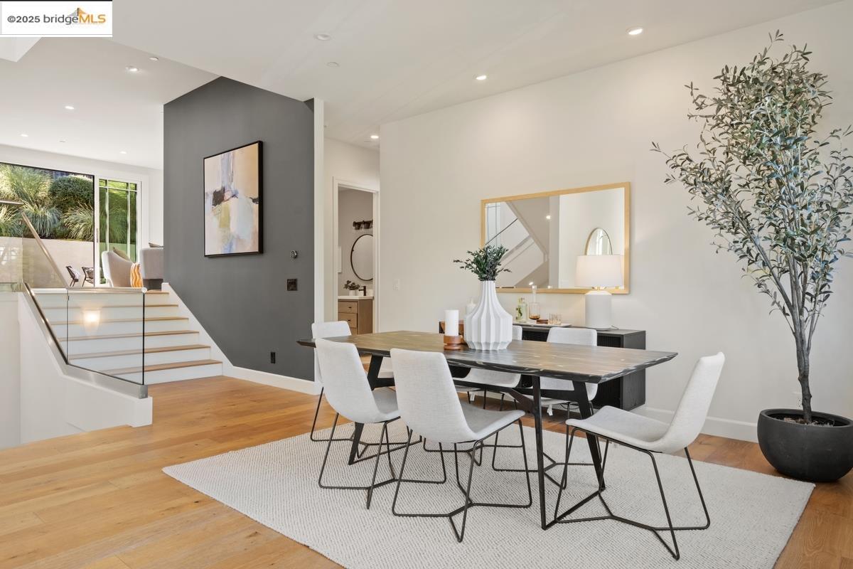 Detail Gallery Image 27 of 60 For 963 Grosvenor Place, Oakland,  CA 94610 - 4 Beds | 4 Baths