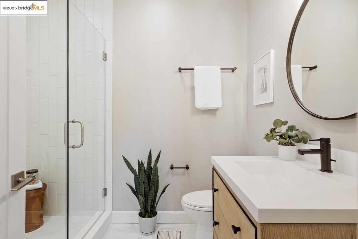 Detail Gallery Image 34 of 60 For 963 Grosvenor Place, Oakland,  CA 94610 - 4 Beds | 4 Baths