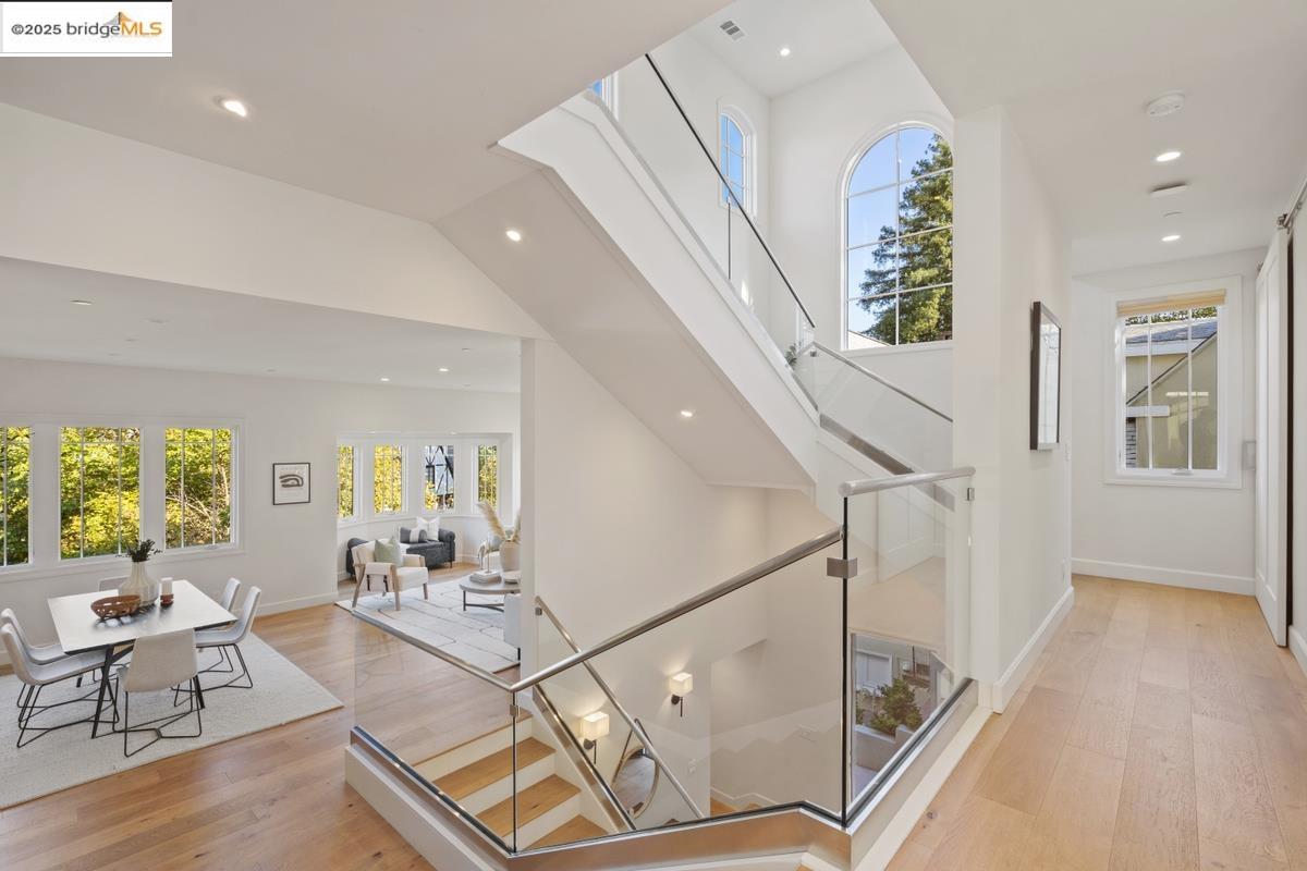 Detail Gallery Image 37 of 60 For 963 Grosvenor Place, Oakland,  CA 94610 - 4 Beds | 4 Baths