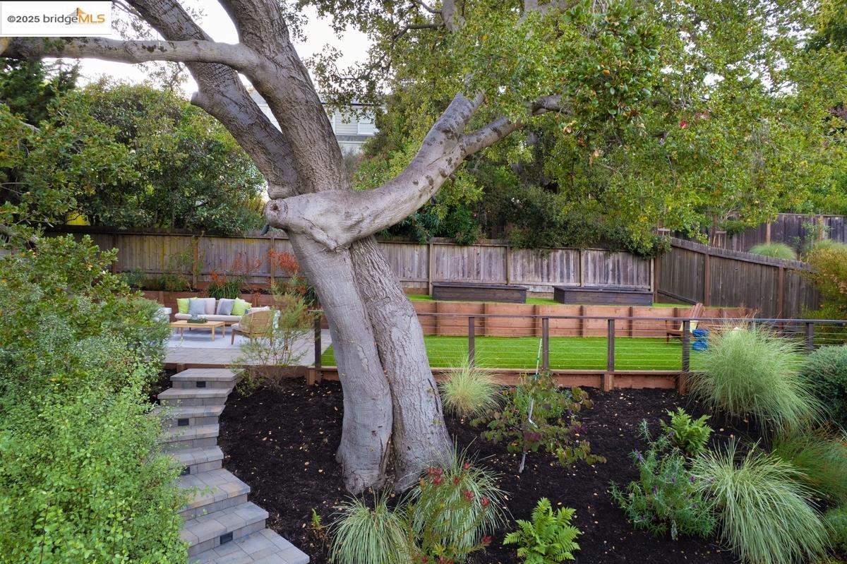 Detail Gallery Image 52 of 60 For 963 Grosvenor Place, Oakland,  CA 94610 - 4 Beds | 4 Baths