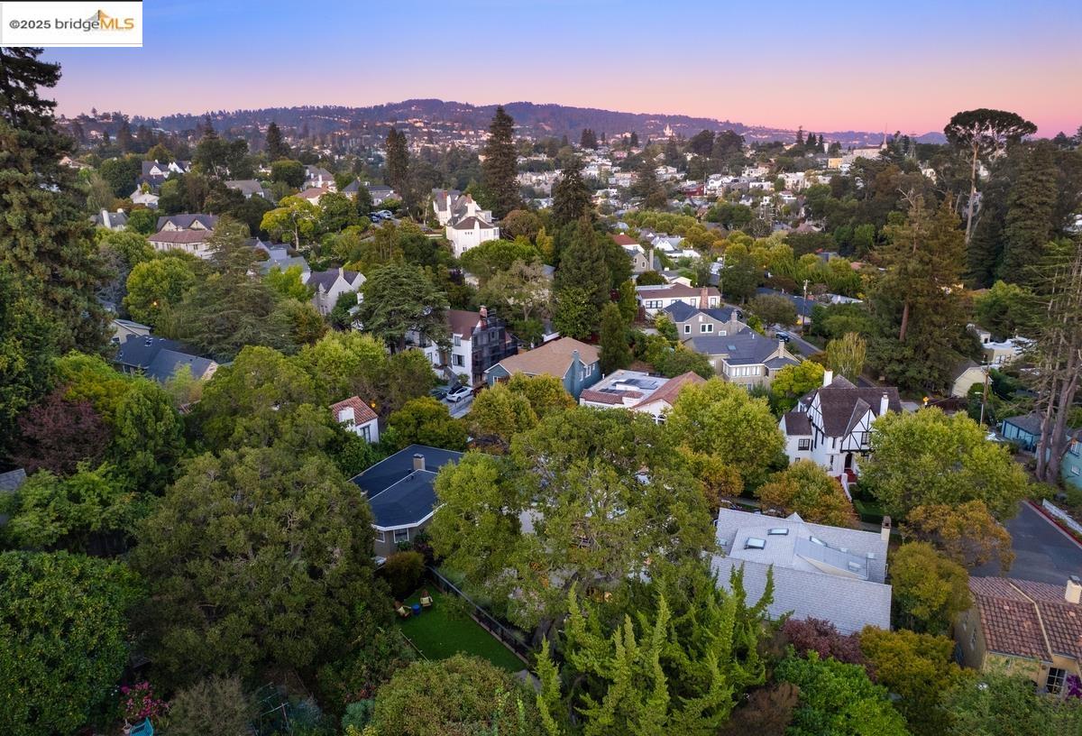 Detail Gallery Image 59 of 60 For 963 Grosvenor Place, Oakland,  CA 94610 - 4 Beds | 4 Baths