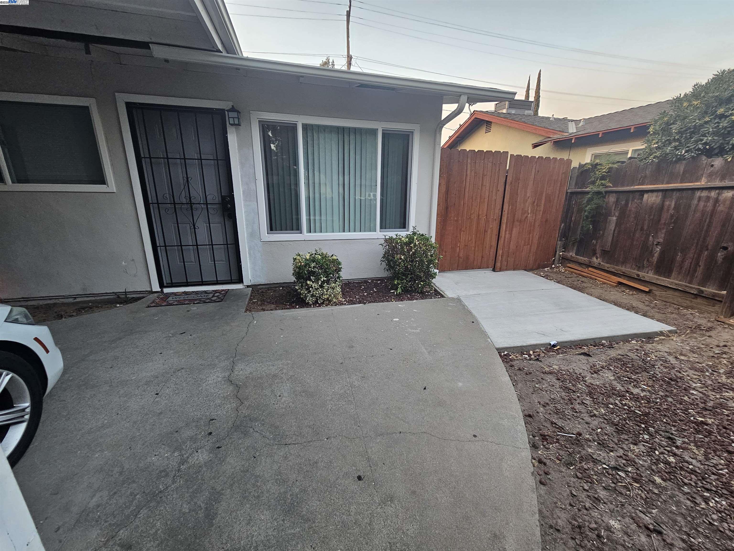 Detail Gallery Image 2 of 15 For 2117 Celeste Dr, Modesto,  CA 95355 - – Beds | – Baths