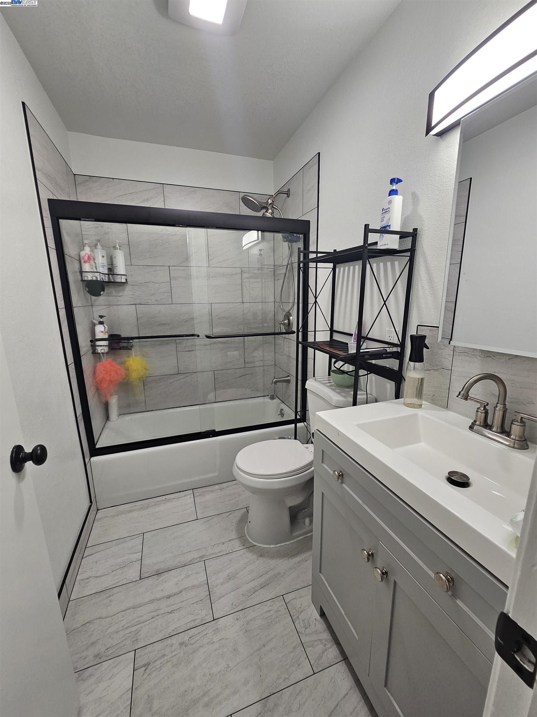 Detail Gallery Image 3 of 15 For 2117 Celeste Dr, Modesto,  CA 95355 - – Beds | – Baths