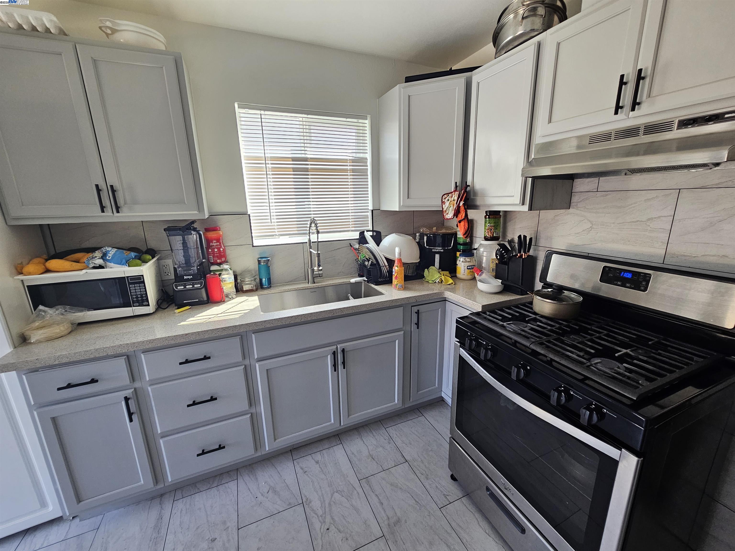Detail Gallery Image 5 of 15 For 2117 Celeste Dr, Modesto,  CA 95355 - – Beds | – Baths