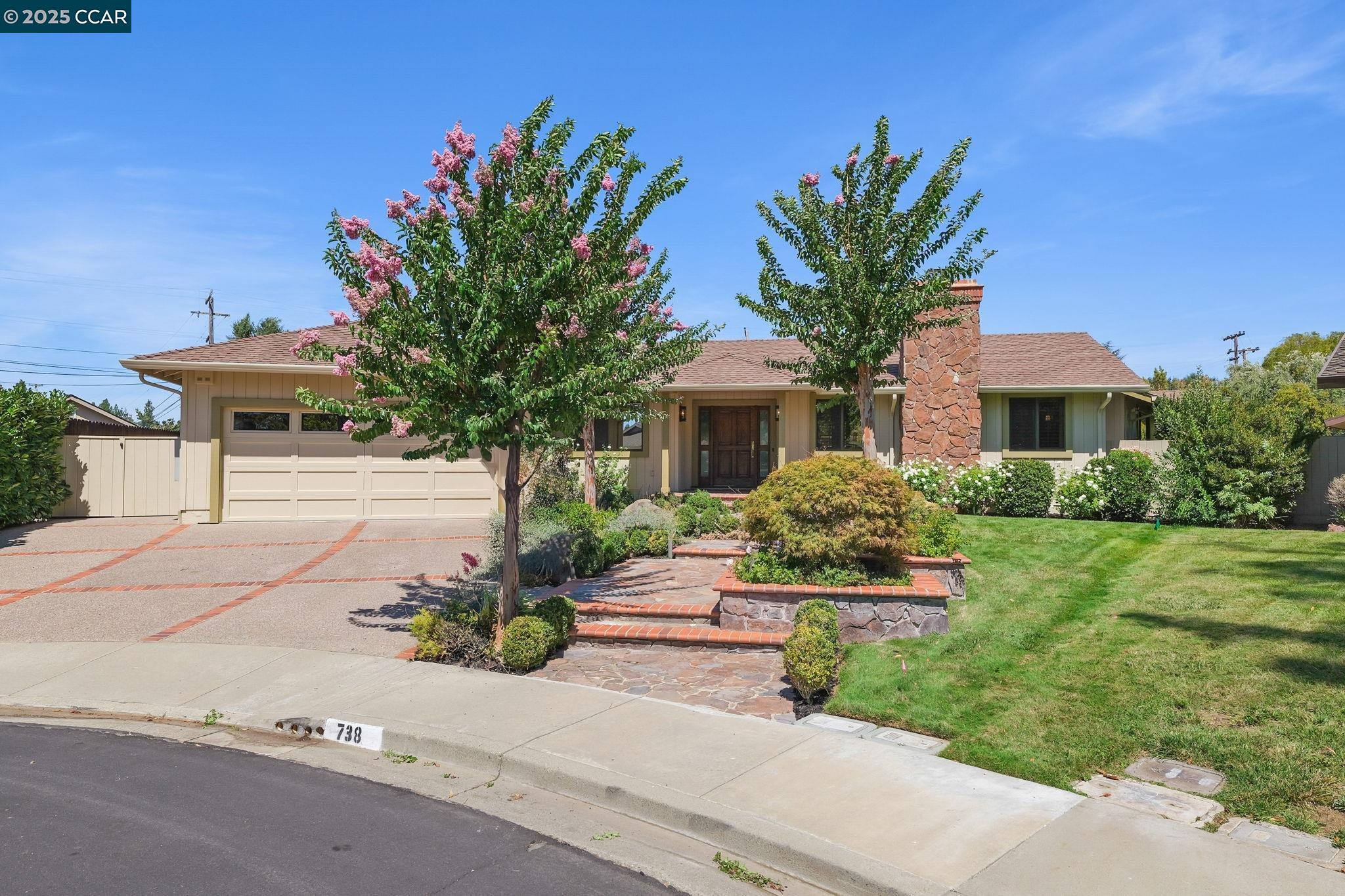Detail Gallery Image 2 of 54 For 738 Mandarin Ln, Walnut Creek,  CA 94598 - 3 Beds | 3/1 Baths