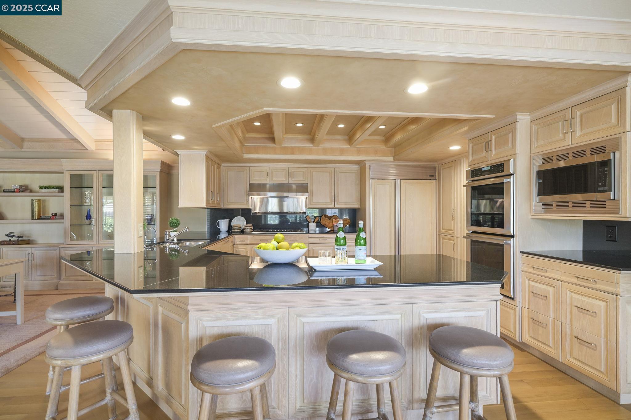 Detail Gallery Image 14 of 54 For 738 Mandarin Ln, Walnut Creek,  CA 94598 - 3 Beds | 3/1 Baths