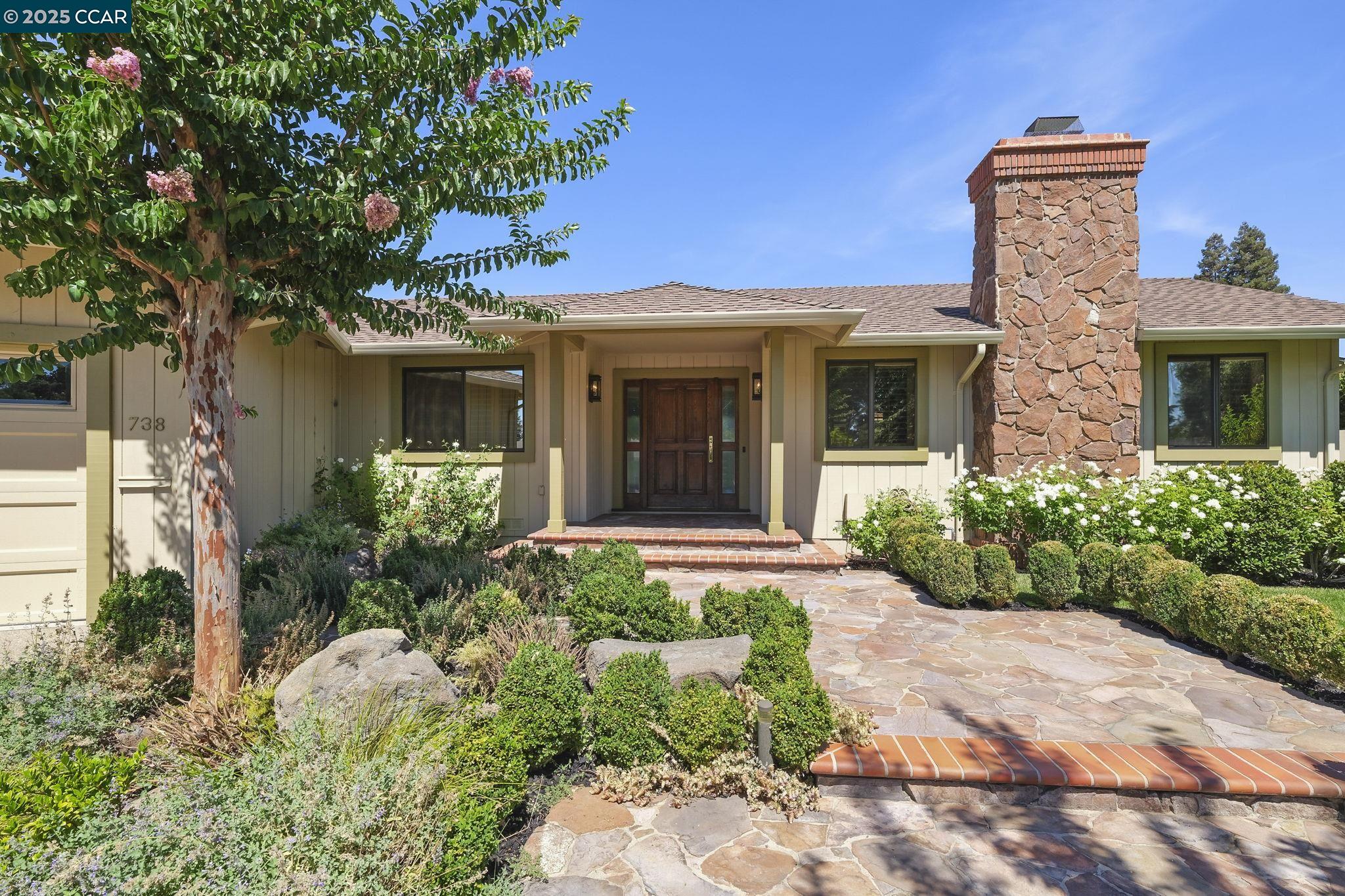 Detail Gallery Image 3 of 54 For 738 Mandarin Ln, Walnut Creek,  CA 94598 - 3 Beds | 3/1 Baths