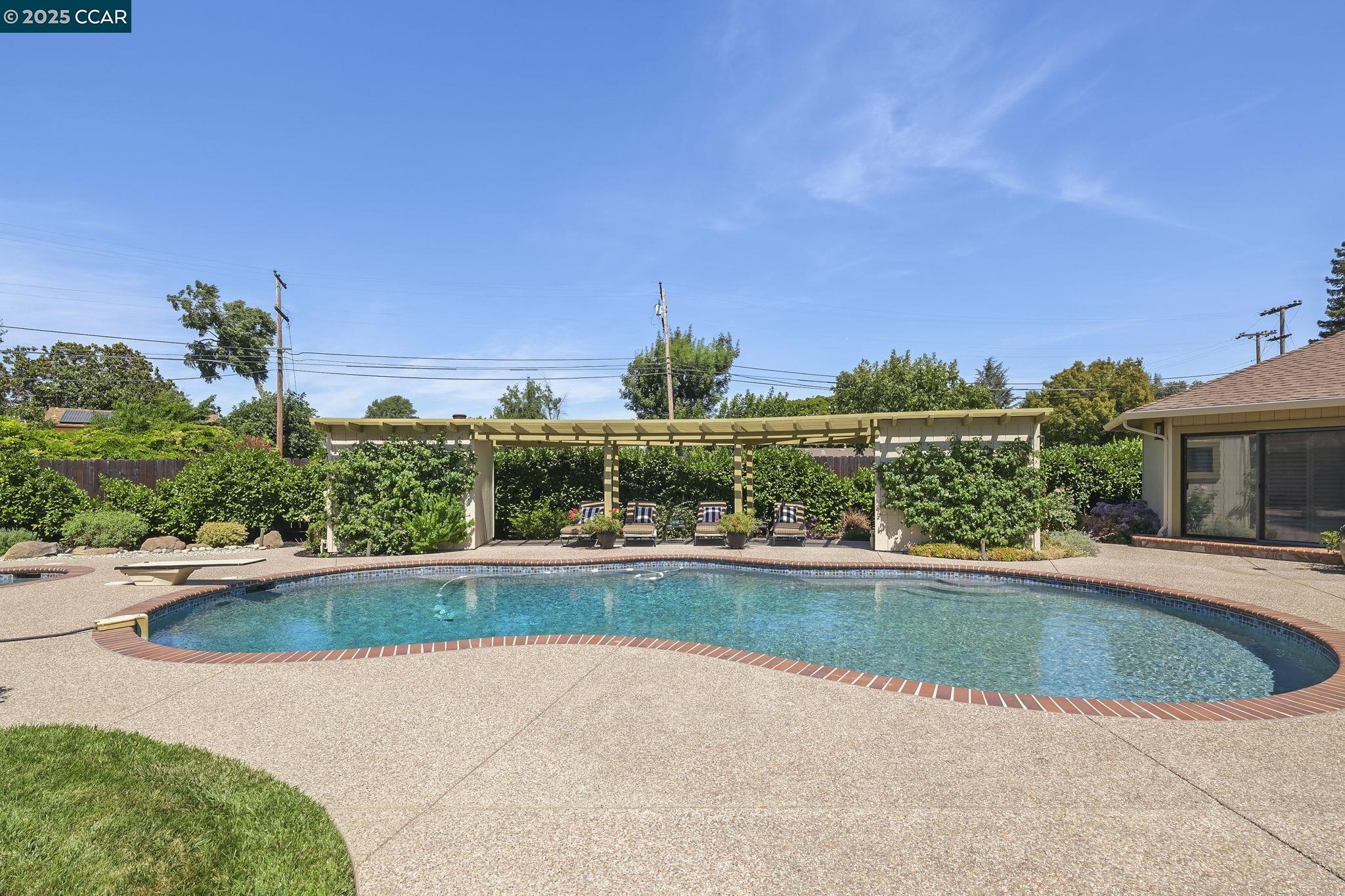 Detail Gallery Image 5 of 54 For 738 Mandarin Ln, Walnut Creek,  CA 94598 - 3 Beds | 3/1 Baths
