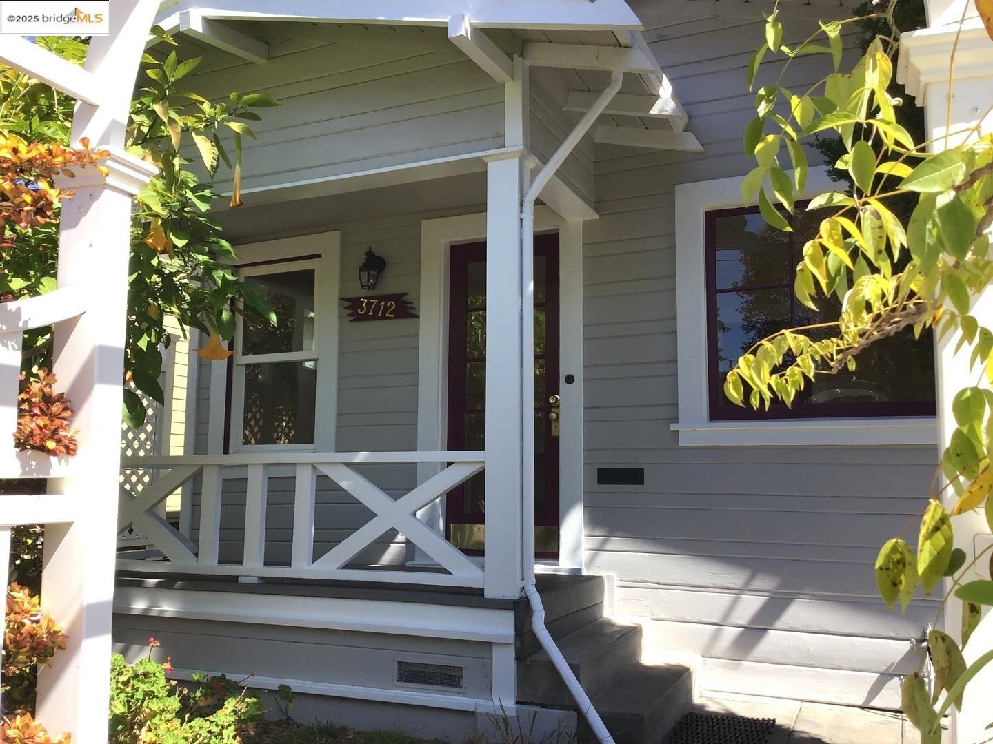 Detail Gallery Image 1 of 8 For 3712 Patterson Avenue, Oakland,  CA 94619 - 2 Beds | 1 Baths