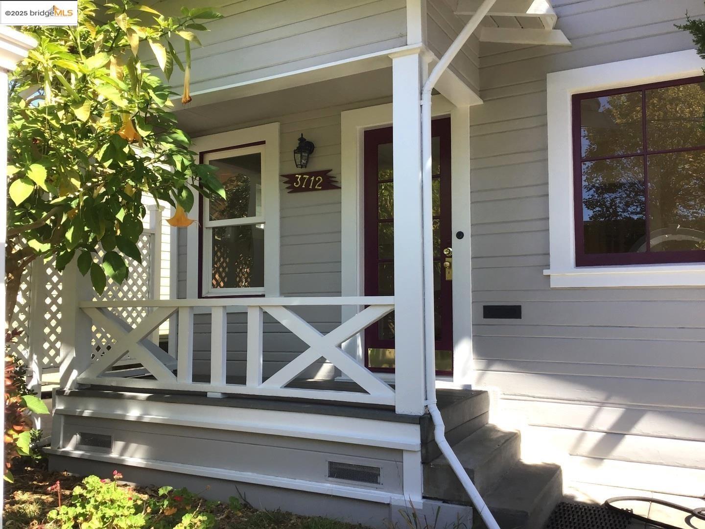 Detail Gallery Image 1 of 31 For 3712 Patterson Avenue, Oakland,  CA 94619 - 2 Beds | 1 Baths