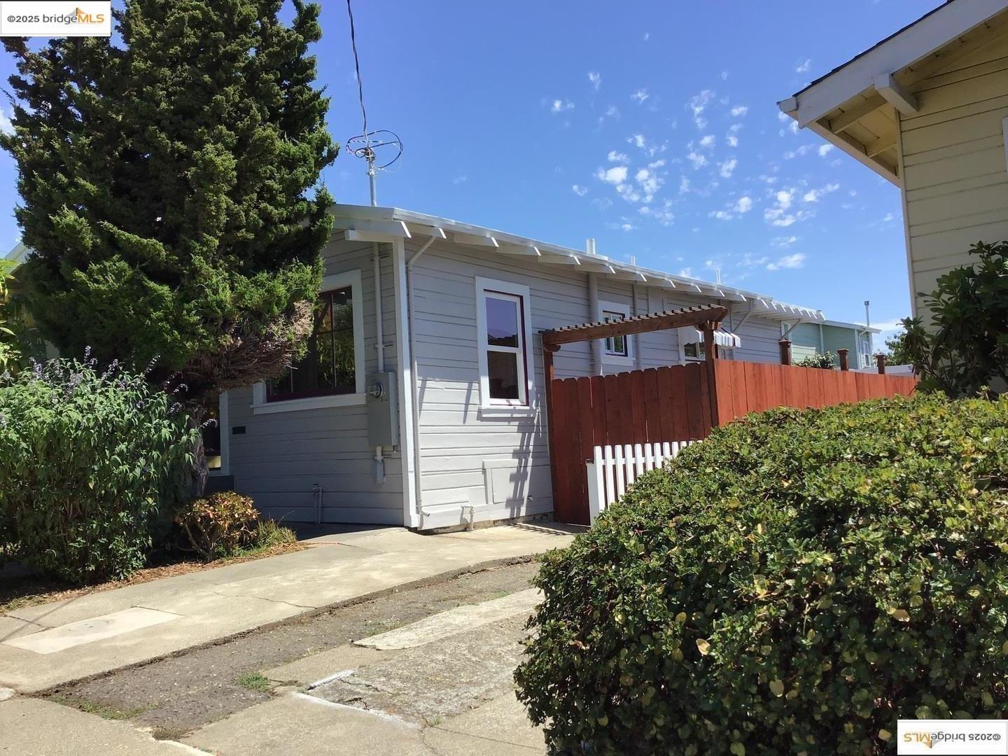 Detail Gallery Image 5 of 8 For 3712 Patterson Avenue, Oakland,  CA 94619 - 2 Beds | 1 Baths
