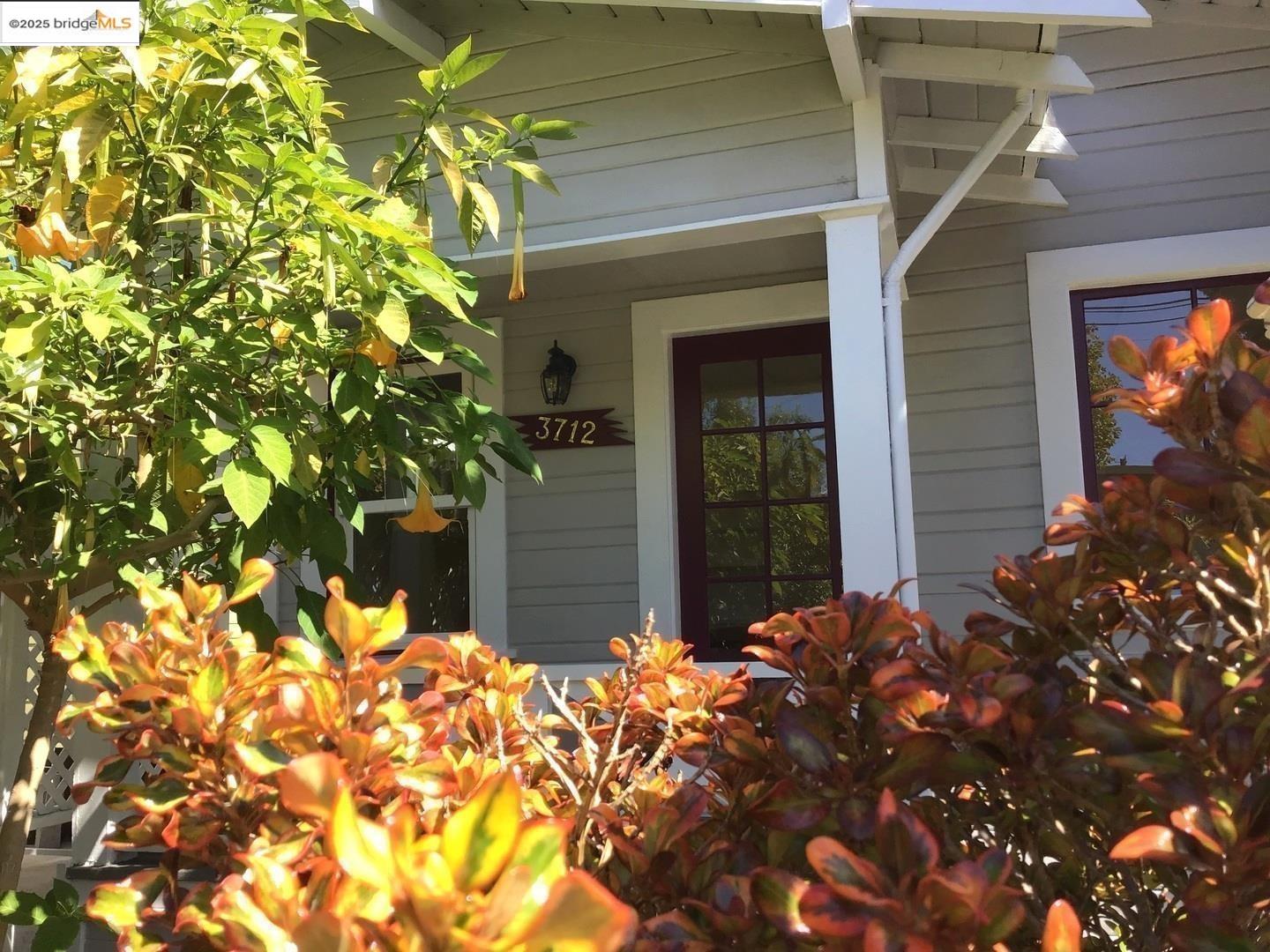 Detail Gallery Image 6 of 8 For 3712 Patterson Avenue, Oakland,  CA 94619 - 2 Beds | 1 Baths