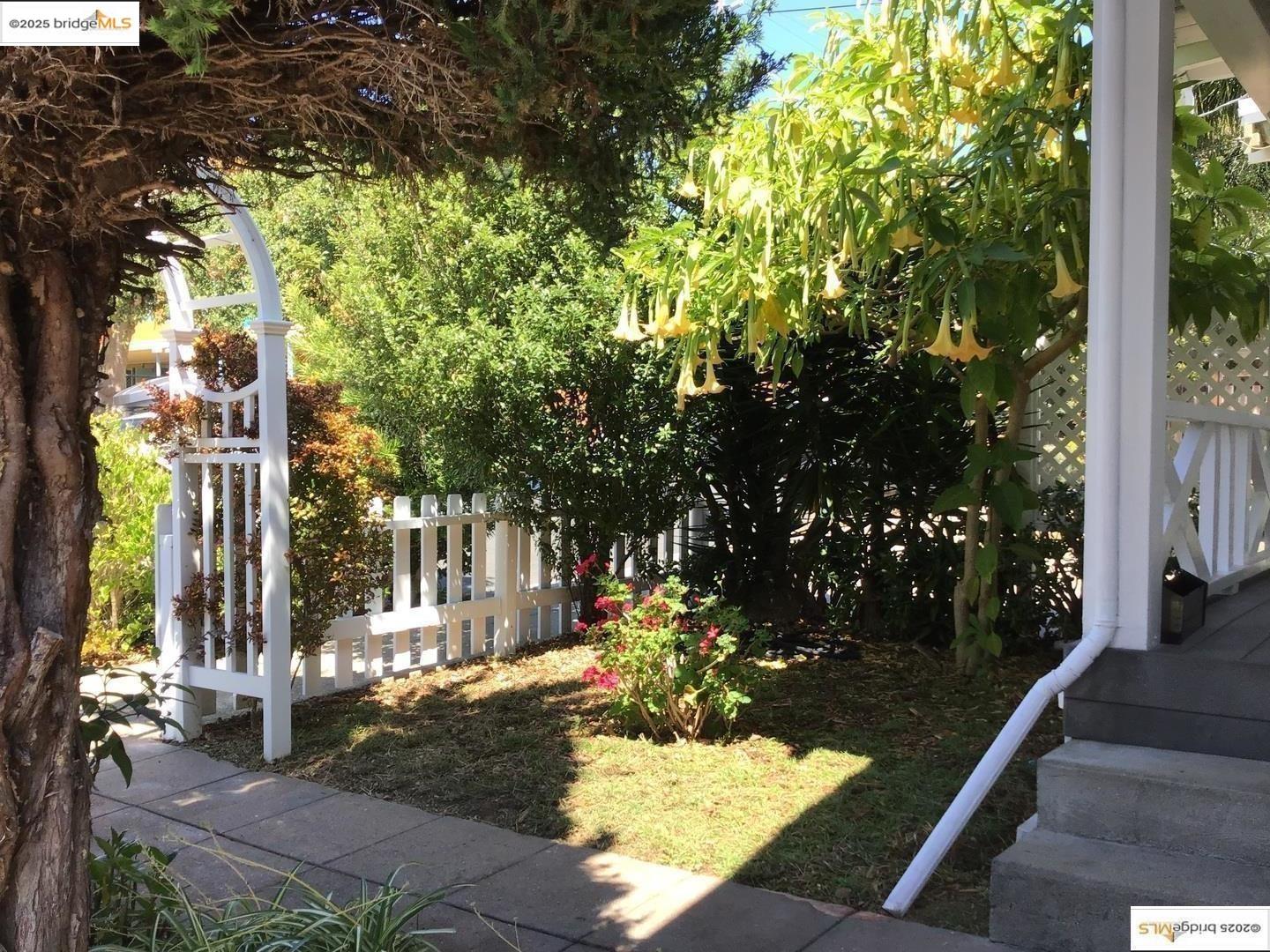 Detail Gallery Image 8 of 8 For 3712 Patterson Avenue, Oakland,  CA 94619 - 2 Beds | 1 Baths