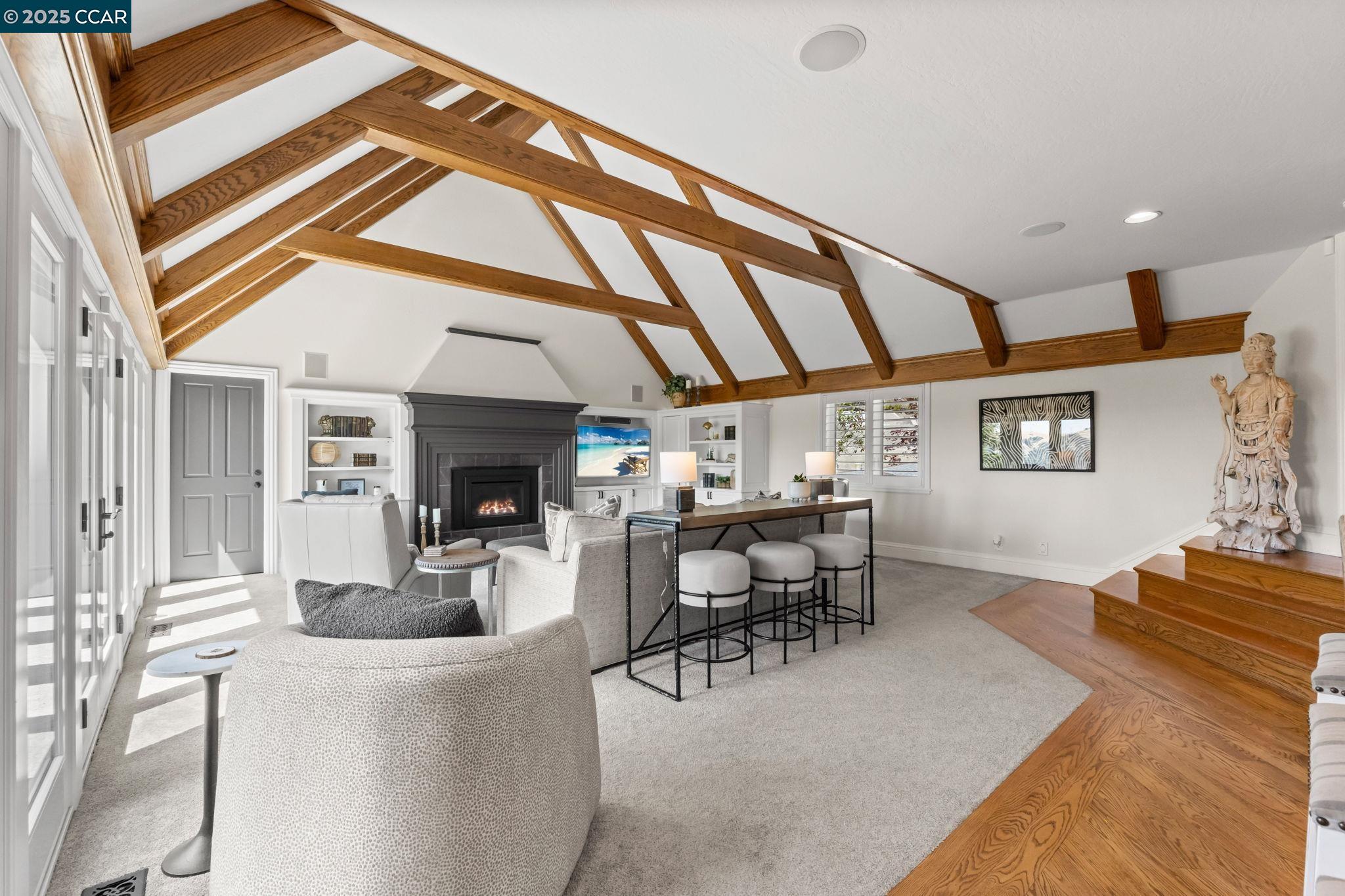 Detail Gallery Image 14 of 58 For 4860 Venner Rd, Martinez,  CA 94553 - 5 Beds | 3/1 Baths