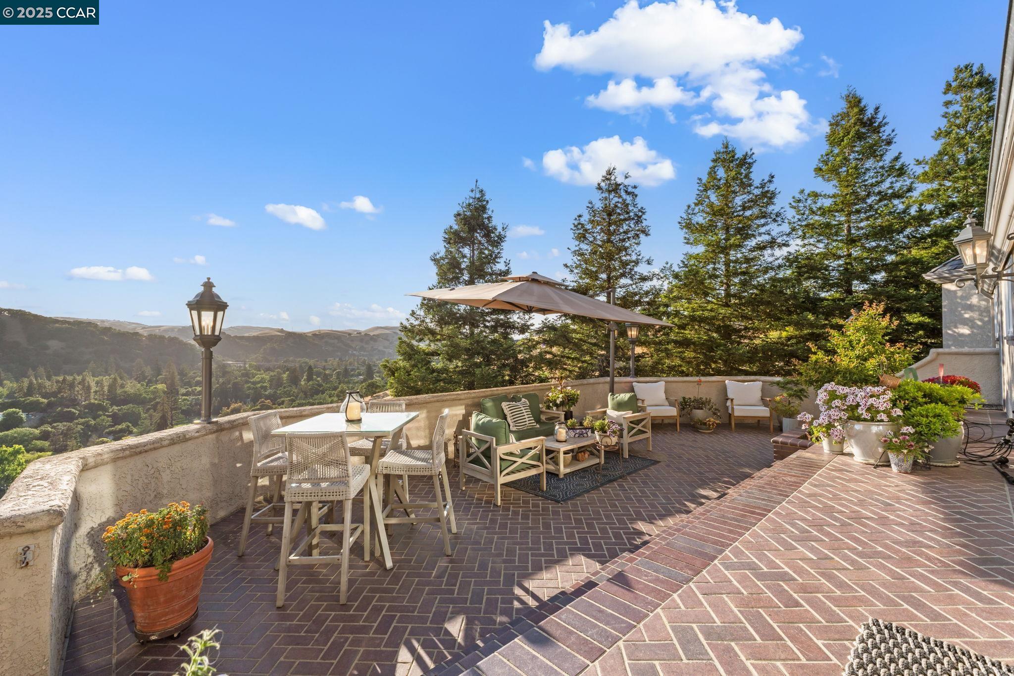 Detail Gallery Image 16 of 58 For 4860 Venner Rd, Martinez,  CA 94553 - 5 Beds | 3/1 Baths