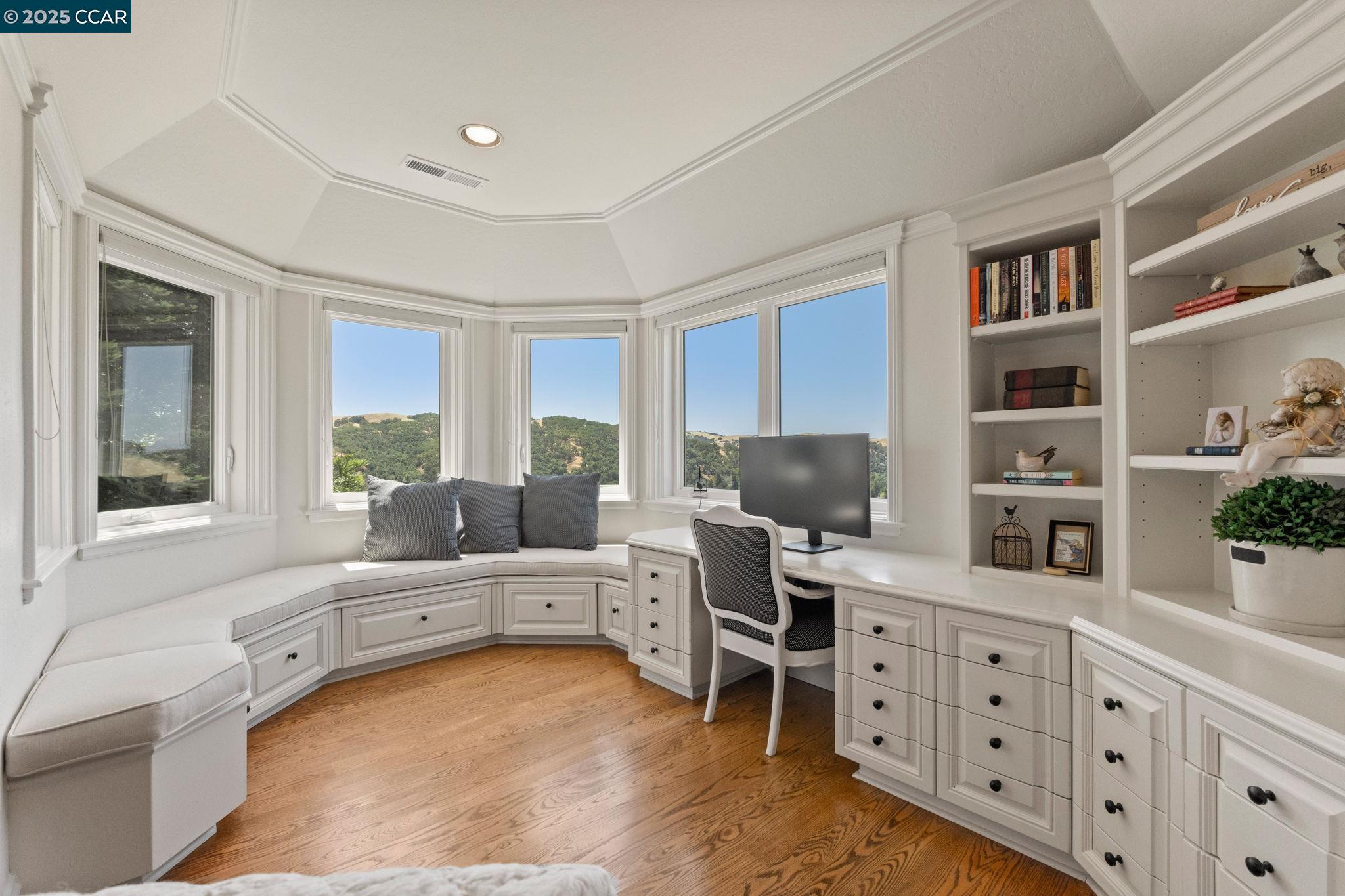 Detail Gallery Image 32 of 58 For 4860 Venner Rd, Martinez,  CA 94553 - 5 Beds | 3/1 Baths