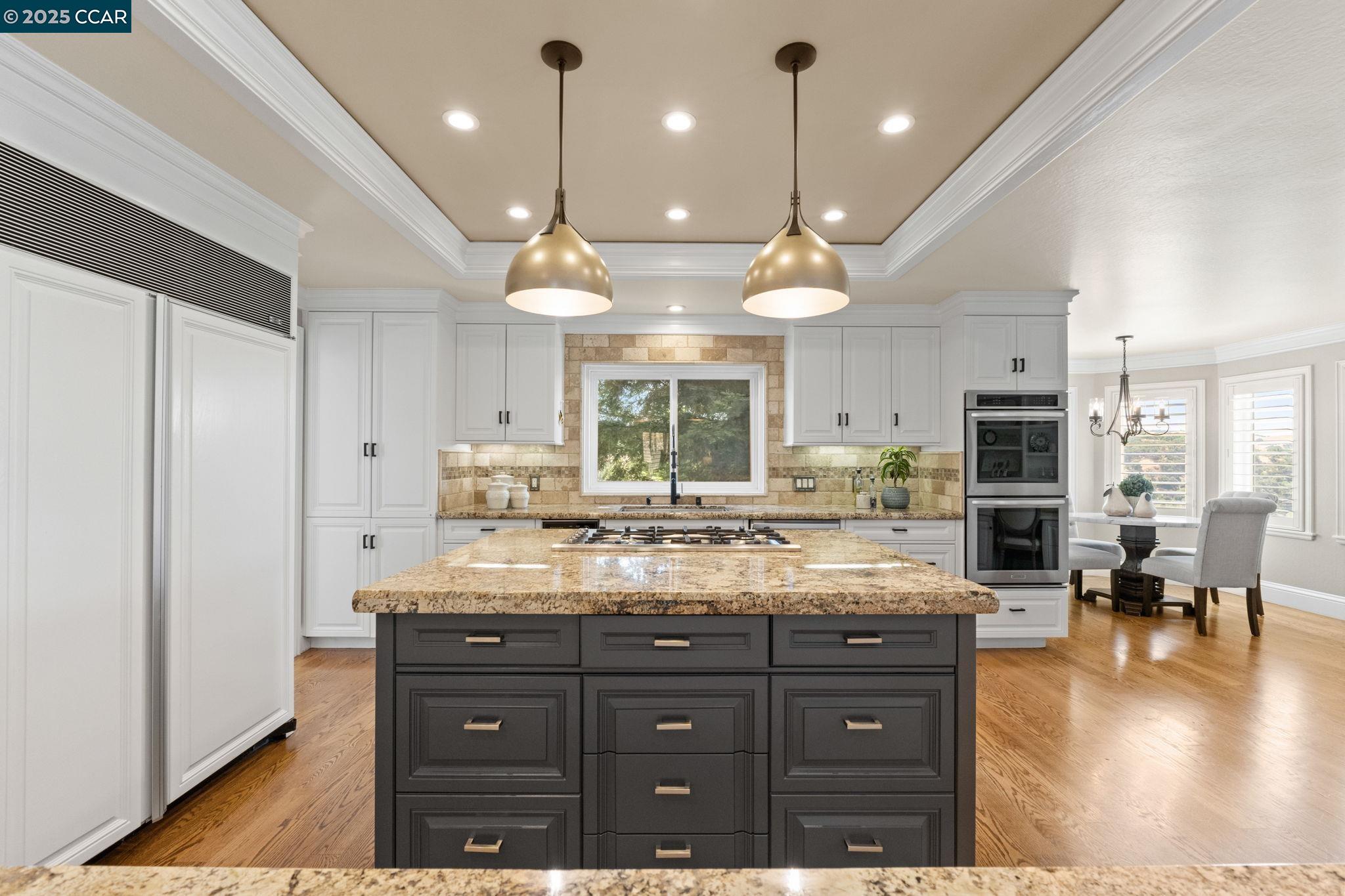 Detail Gallery Image 8 of 58 For 4860 Venner Rd, Martinez,  CA 94553 - 5 Beds | 3/1 Baths