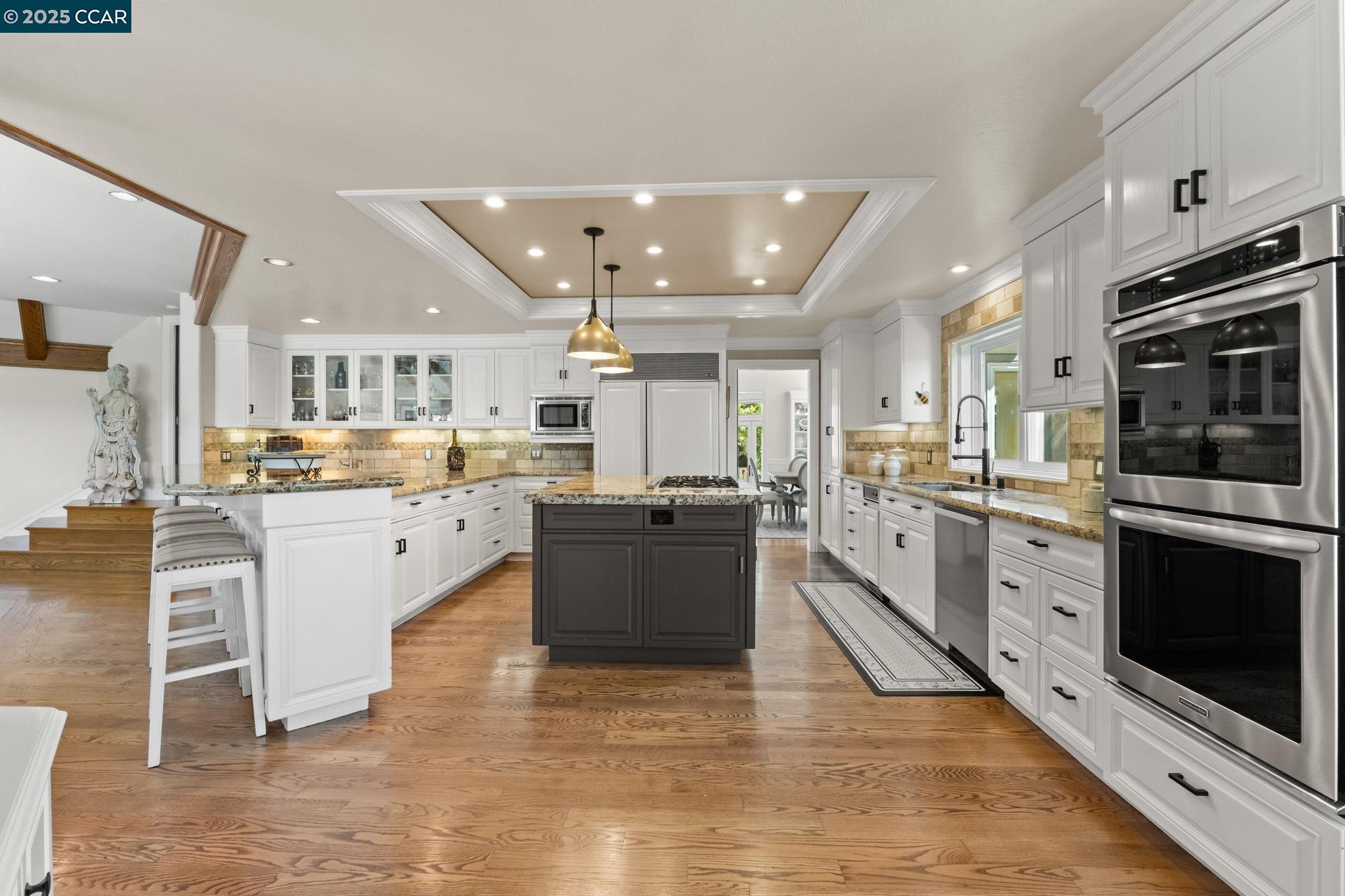 Detail Gallery Image 9 of 58 For 4860 Venner Rd, Martinez,  CA 94553 - 5 Beds | 3/1 Baths
