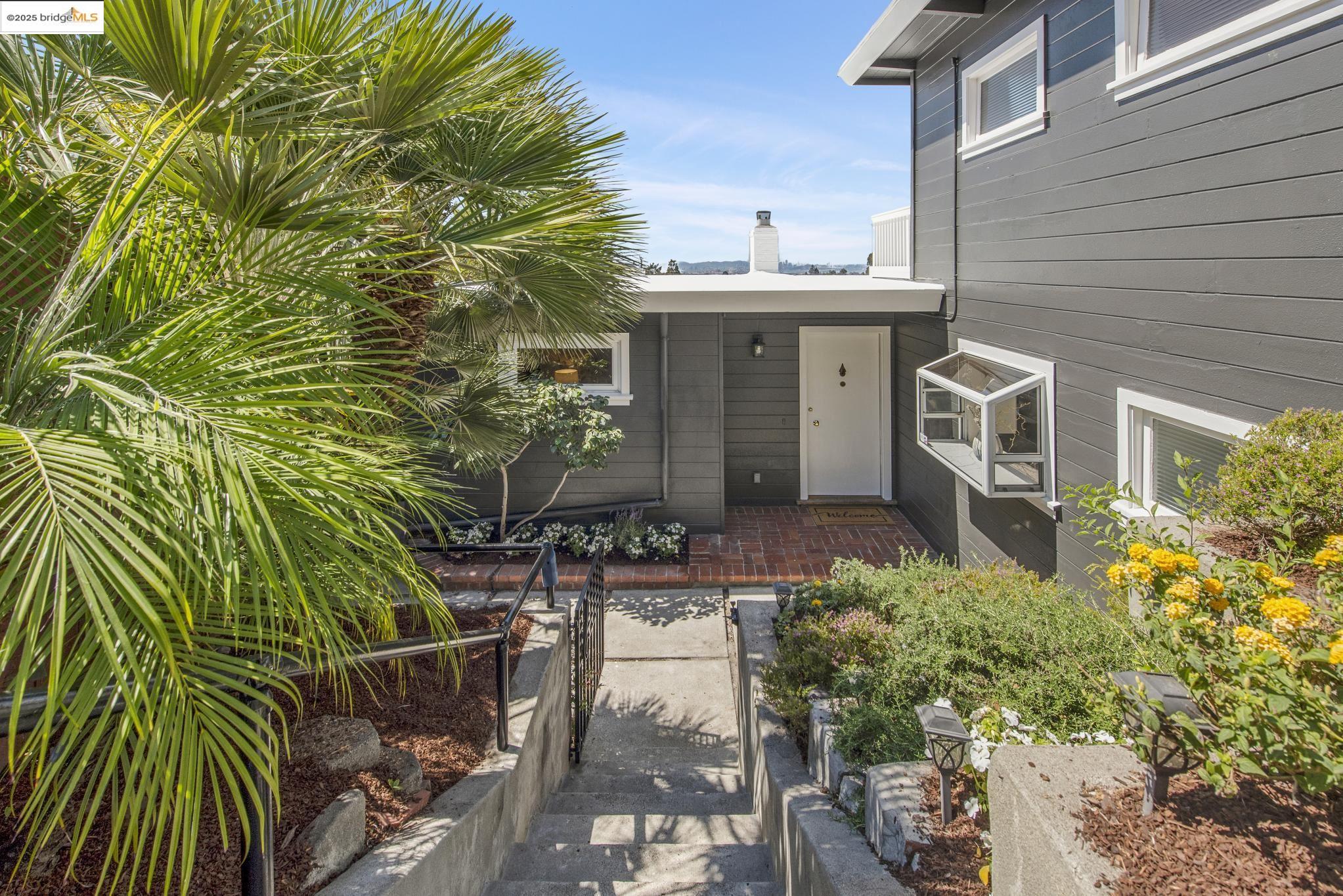 Detail Gallery Image 2 of 55 For 6189 Margarido Drive, Oakland,  CA 94618 - 3 Beds | 2/1 Baths