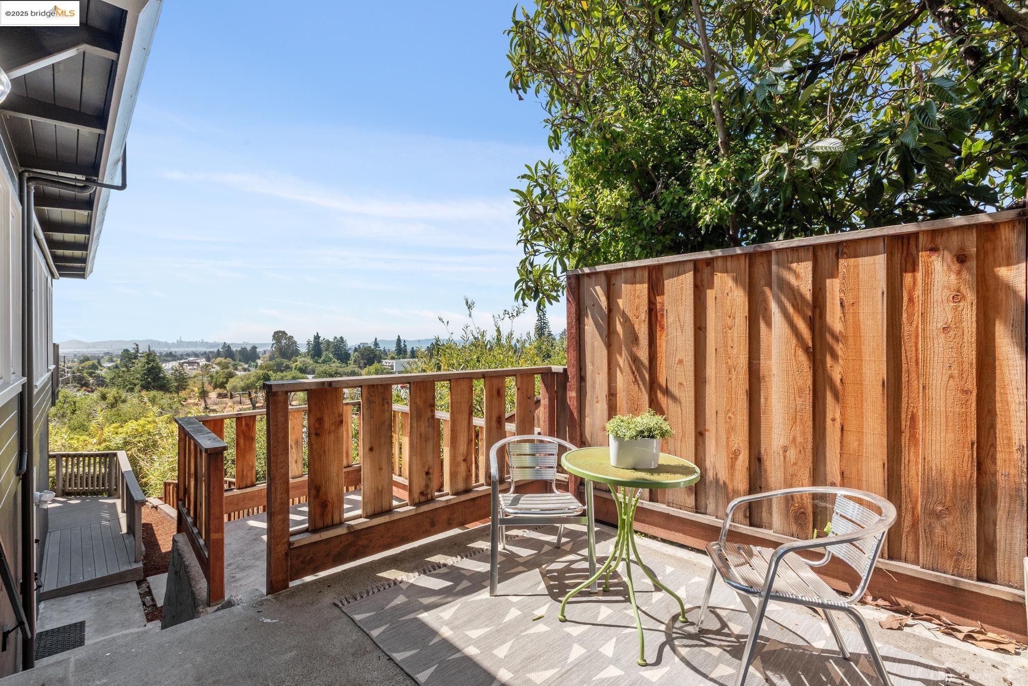 Detail Gallery Image 28 of 55 For 6189 Margarido Drive, Oakland,  CA 94618 - 3 Beds | 2/1 Baths