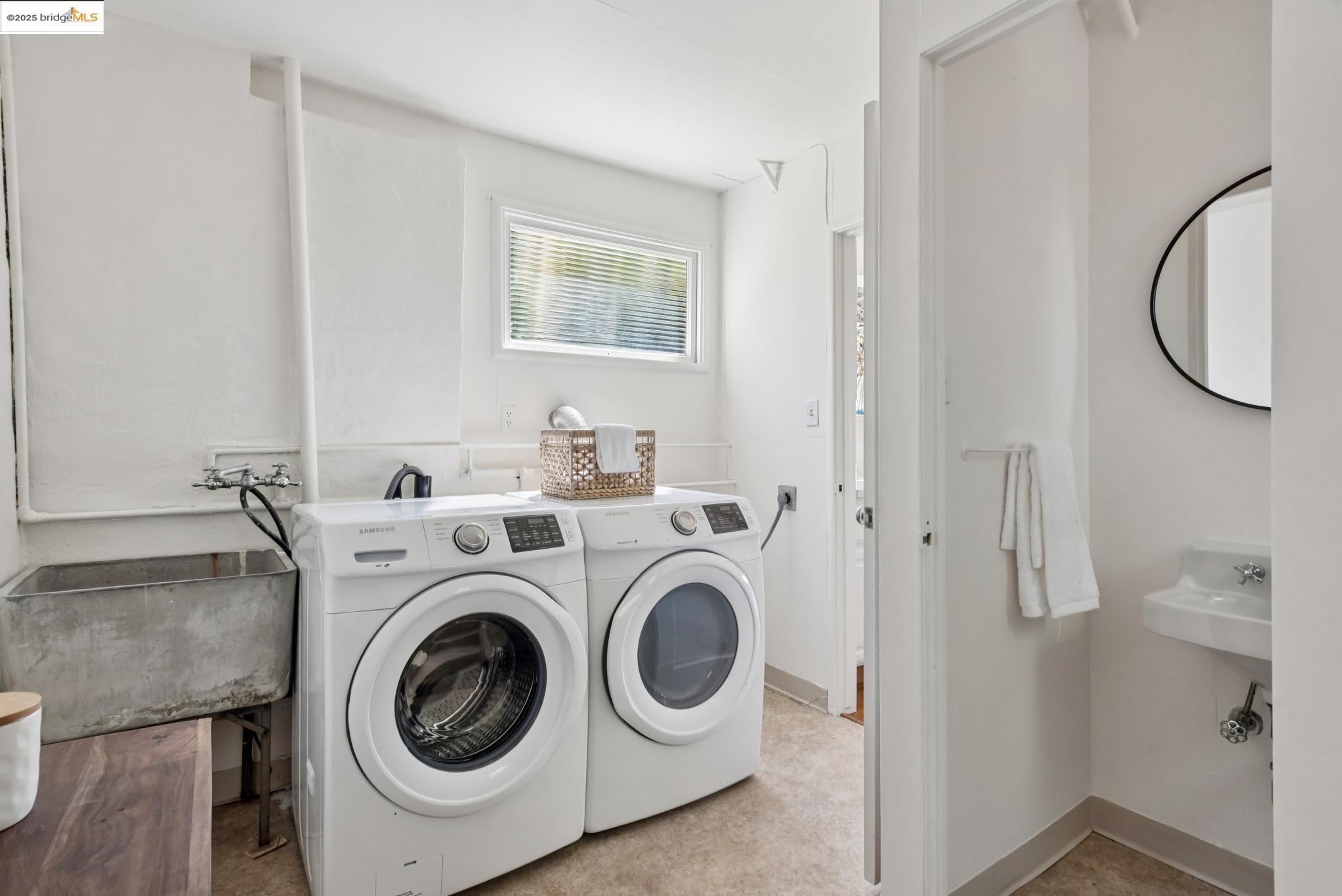 Detail Gallery Image 38 of 55 For 6189 Margarido Drive, Oakland,  CA 94618 - 3 Beds | 2/1 Baths