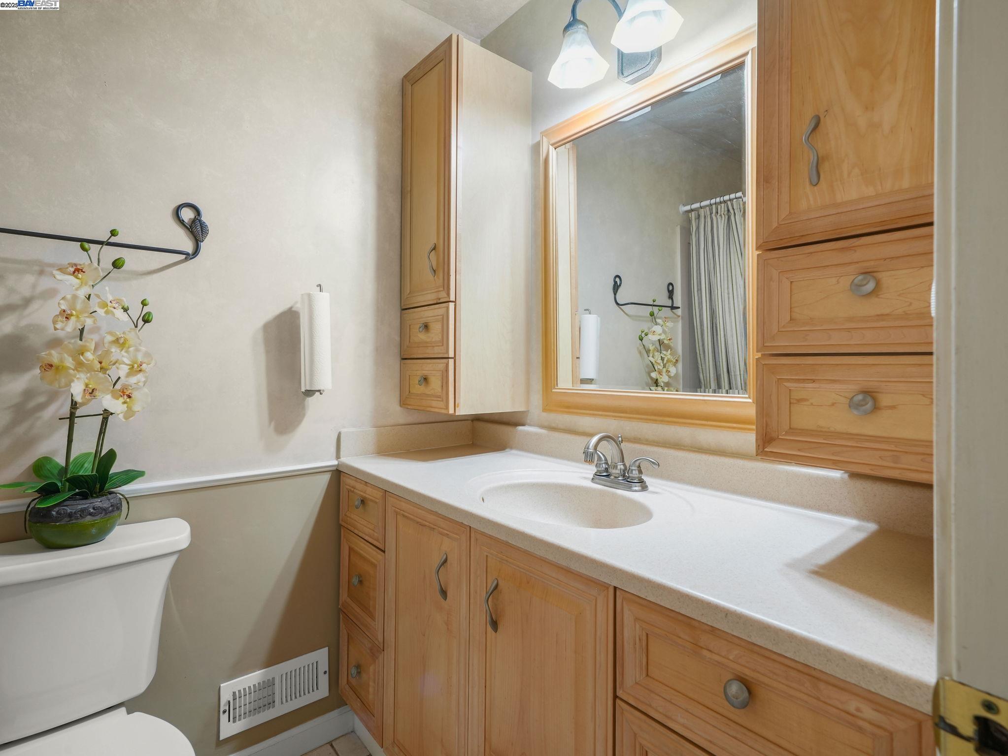Detail Gallery Image 4 of 26 For 38043 Miller Pl, Fremont,  CA 94536 - 3 Beds | 2 Baths