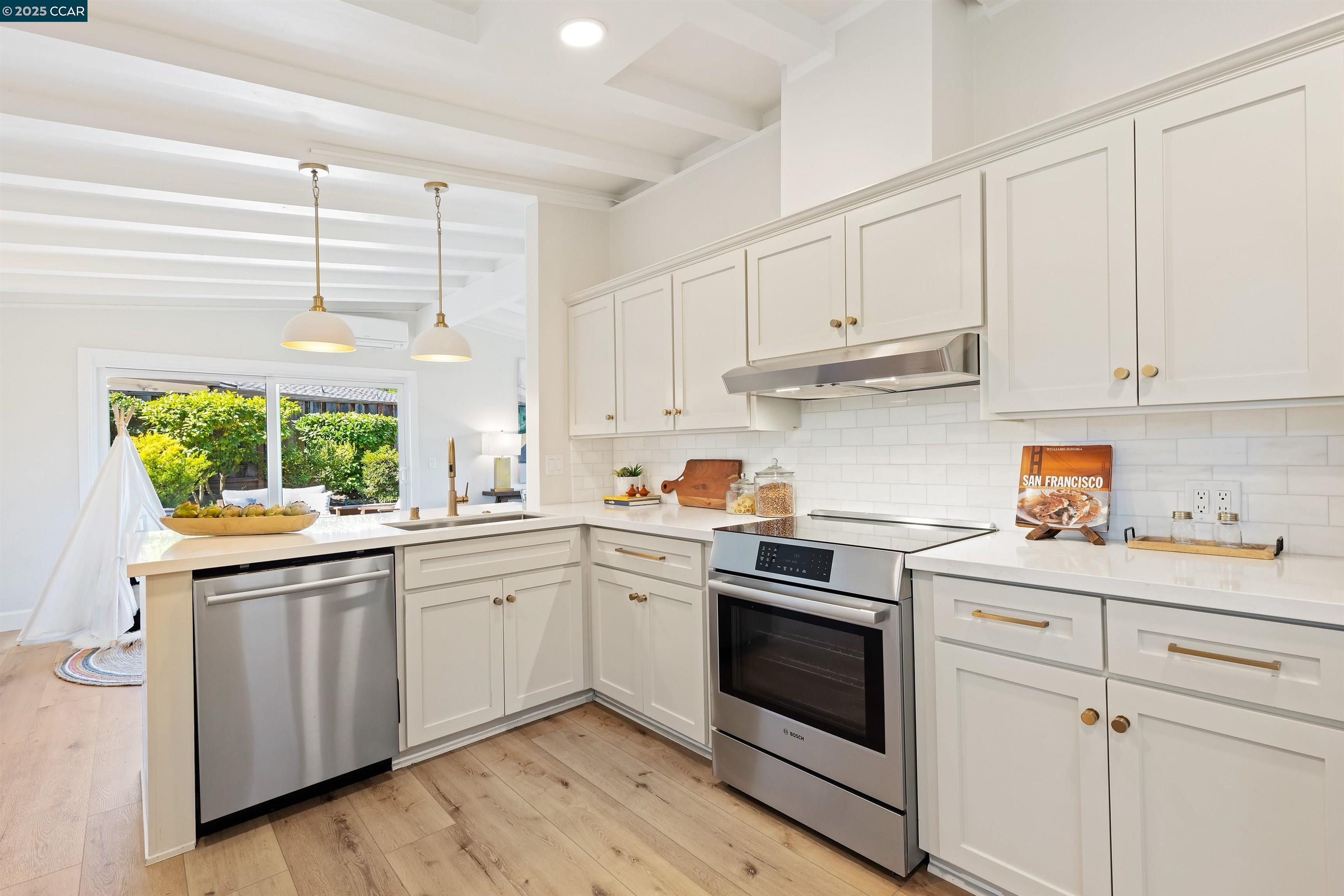 Detail Gallery Image 22 of 47 For 117 Estates Dr, Orinda,  CA 94563 - 4 Beds | 2 Baths