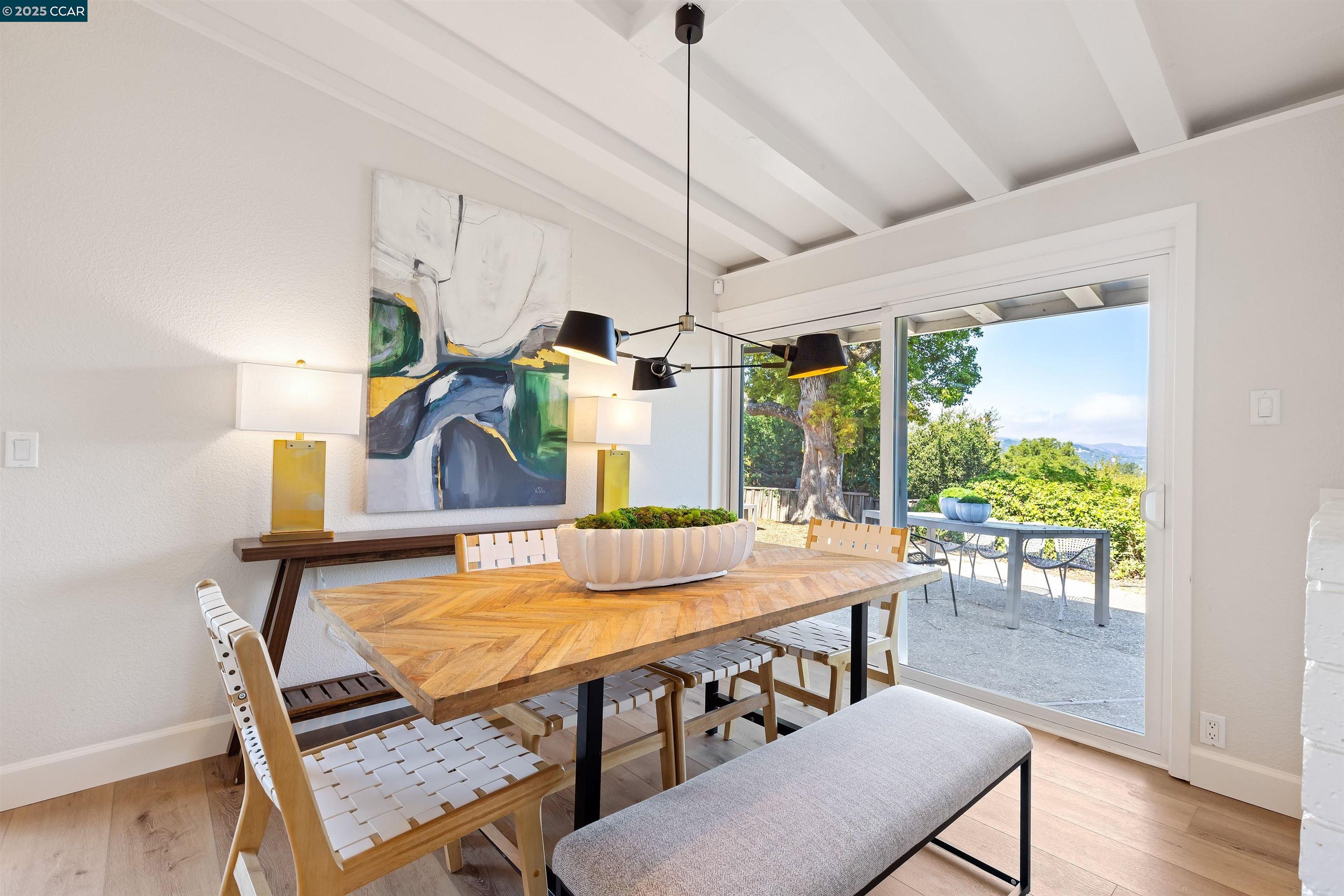 Detail Gallery Image 4 of 47 For 117 Estates Dr, Orinda,  CA 94563 - 4 Beds | 2 Baths