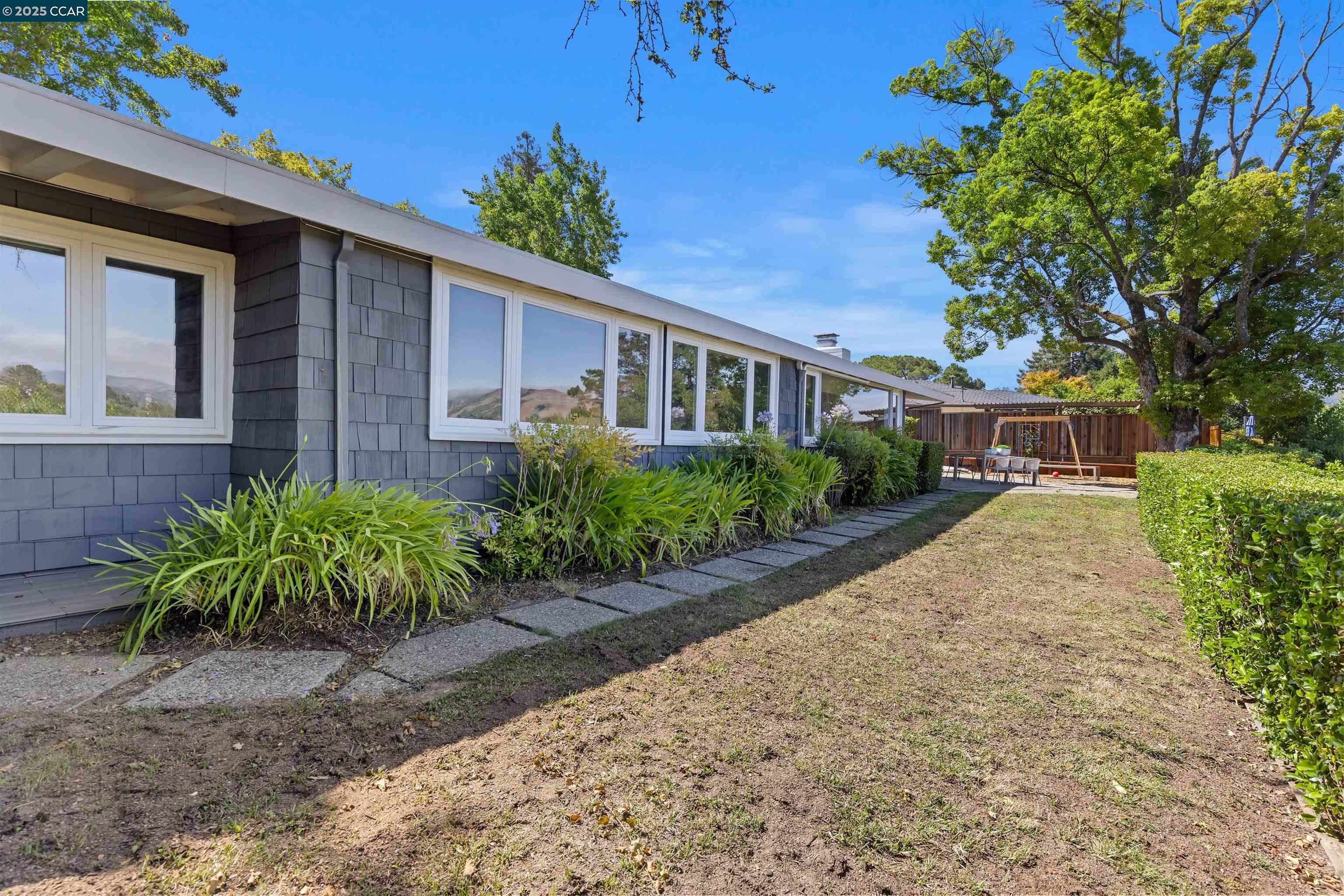 Detail Gallery Image 34 of 47 For 117 Estates Dr, Orinda,  CA 94563 - 4 Beds | 2 Baths