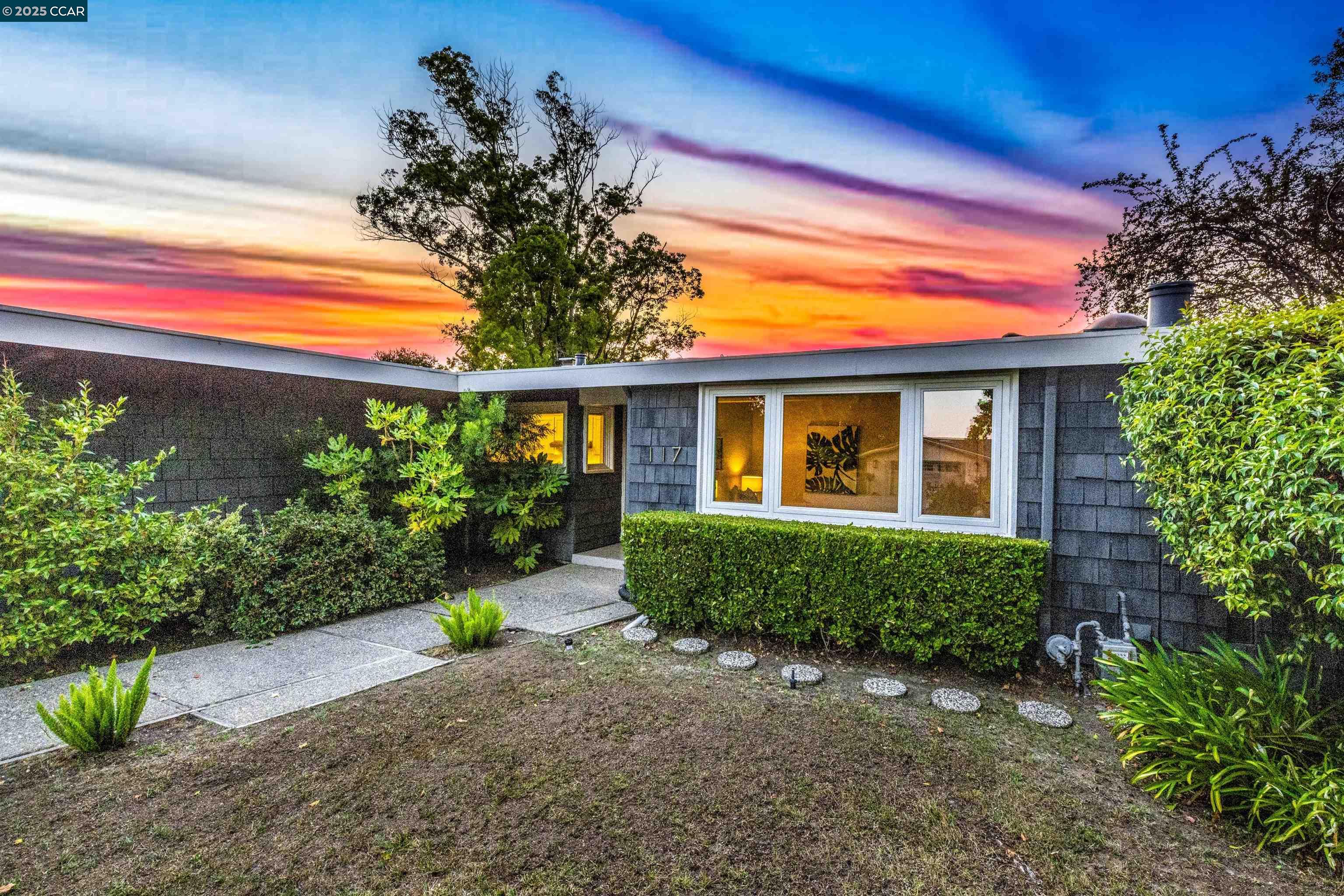 Detail Gallery Image 40 of 47 For 117 Estates Dr, Orinda,  CA 94563 - 4 Beds | 2 Baths