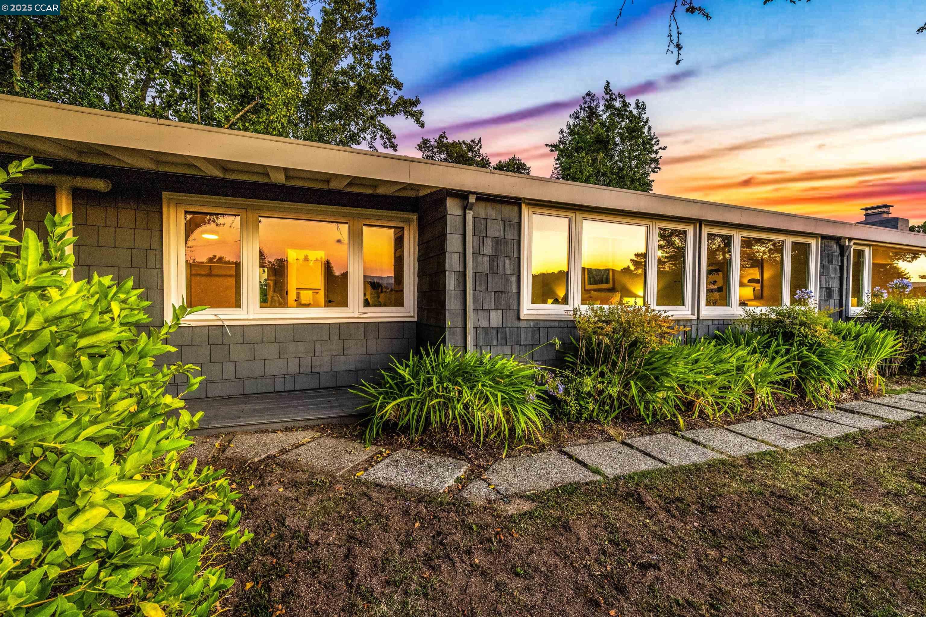 Detail Gallery Image 43 of 47 For 117 Estates Dr, Orinda,  CA 94563 - 4 Beds | 2 Baths