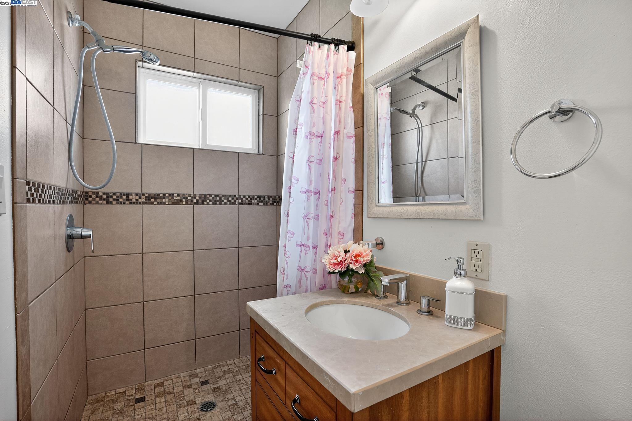 Detail Gallery Image 17 of 30 For 8578 Deervale Rd, Dublin,  CA 94568 - 3 Beds | 2 Baths