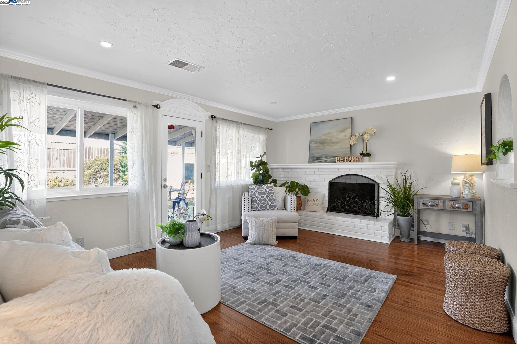 Detail Gallery Image 7 of 30 For 8578 Deervale Rd, Dublin,  CA 94568 - 3 Beds | 2 Baths