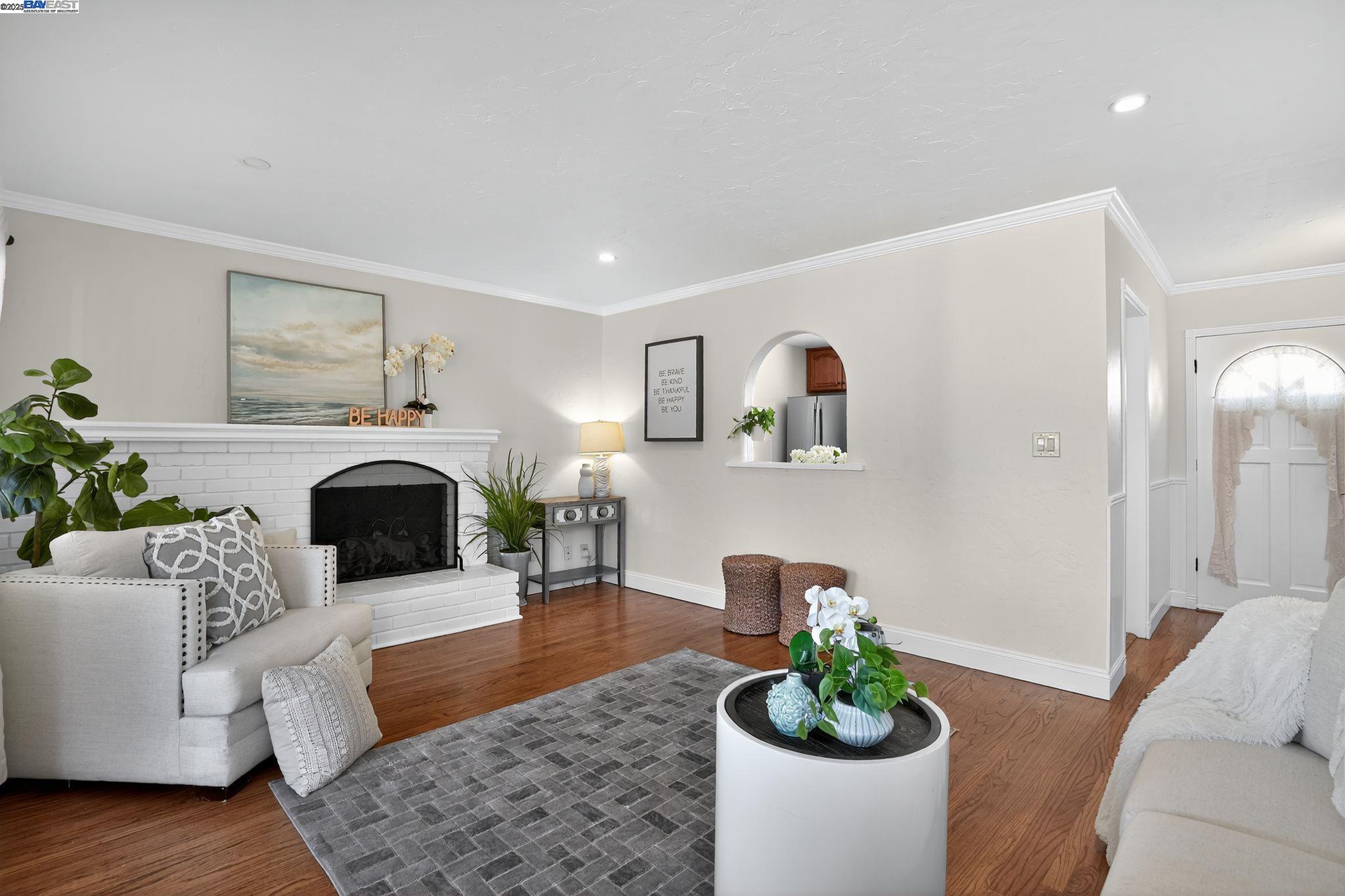 Detail Gallery Image 10 of 30 For 8578 Deervale Rd, Dublin,  CA 94568 - 3 Beds | 2 Baths