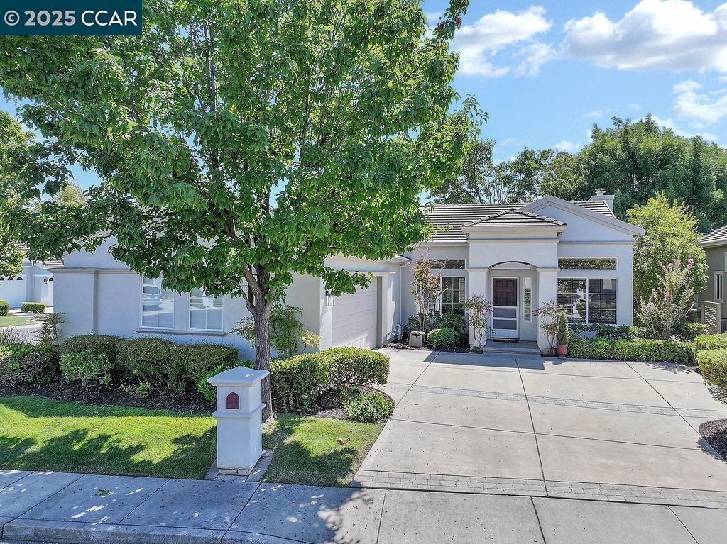 Detail Gallery Image 1 of 39 For 1680 Roxbury Way, Brentwood,  CA 94513 - 2 Beds | 2 Baths