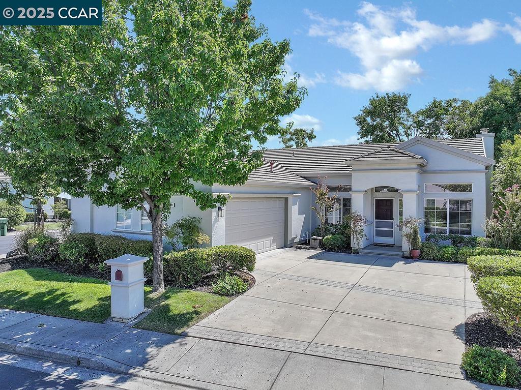 Detail Gallery Image 2 of 39 For 1680 Roxbury Way, Brentwood,  CA 94513 - 2 Beds | 2 Baths