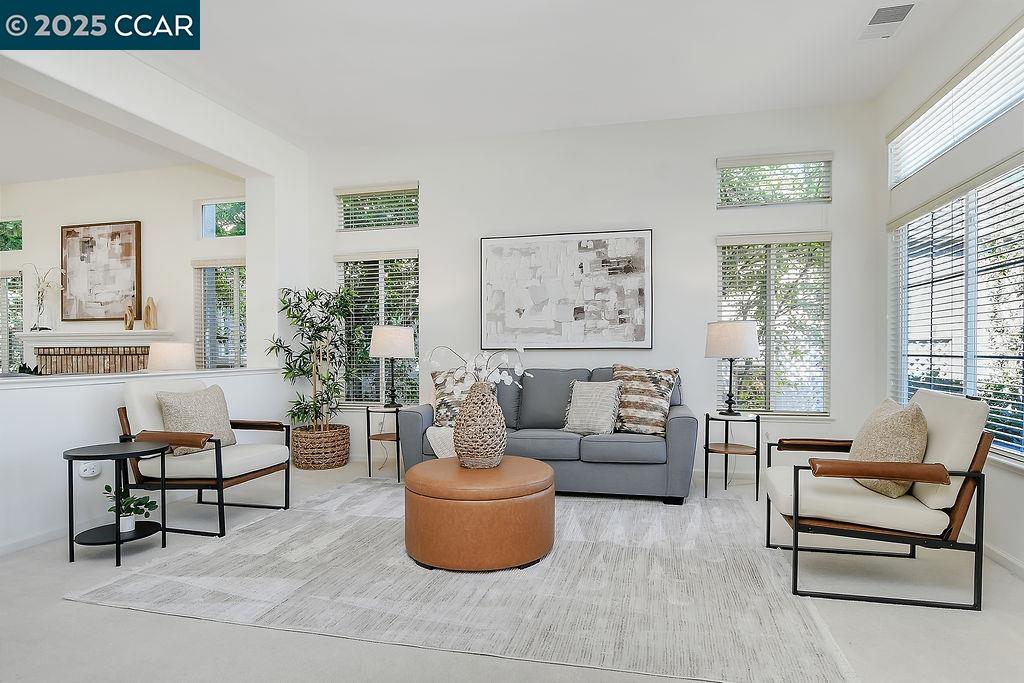 Detail Gallery Image 5 of 39 For 1680 Roxbury Way, Brentwood,  CA 94513 - 2 Beds | 2 Baths