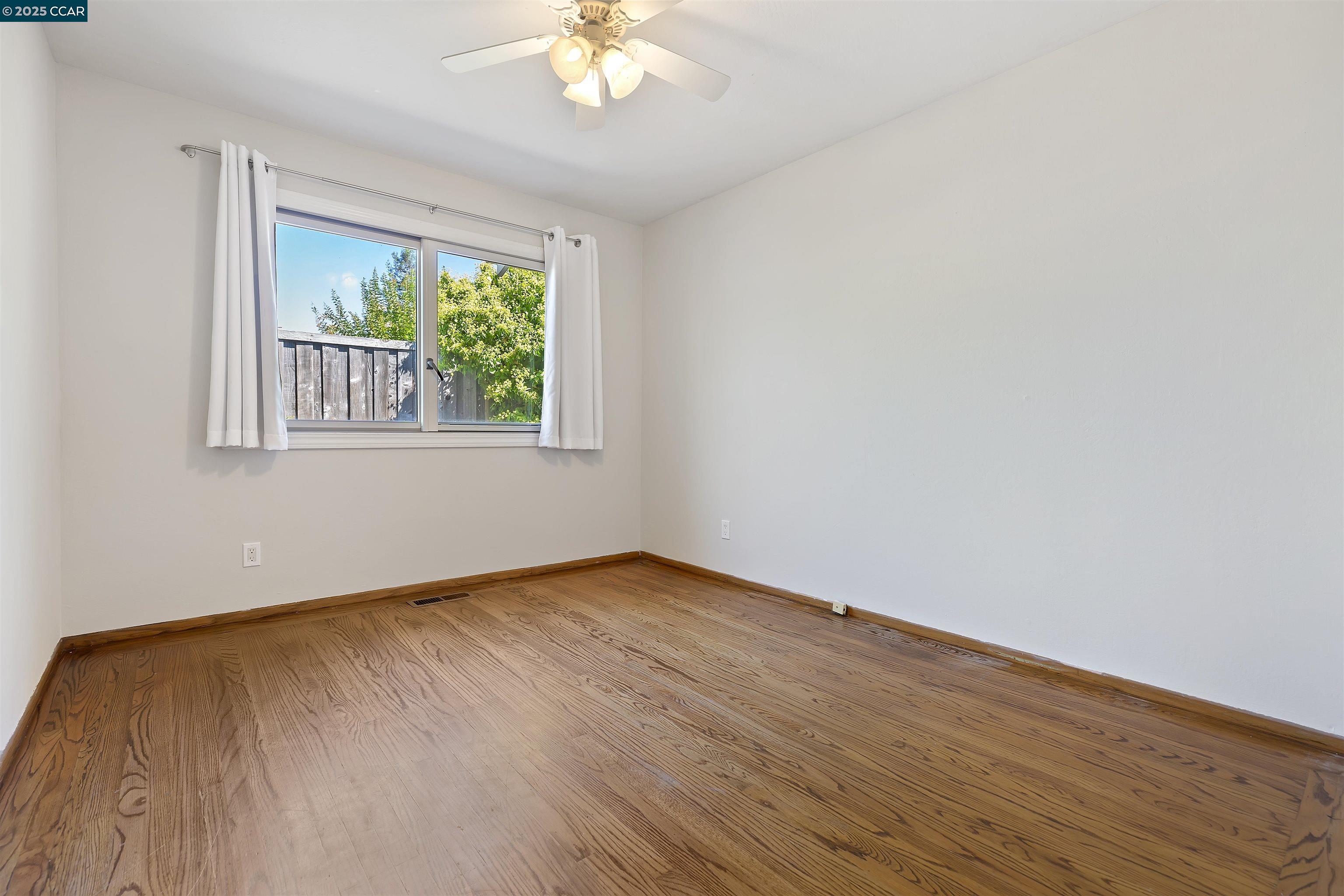 Detail Gallery Image 20 of 25 For 33 Sullivan Dr, Moraga,  CA 94556 - 4 Beds | 2 Baths