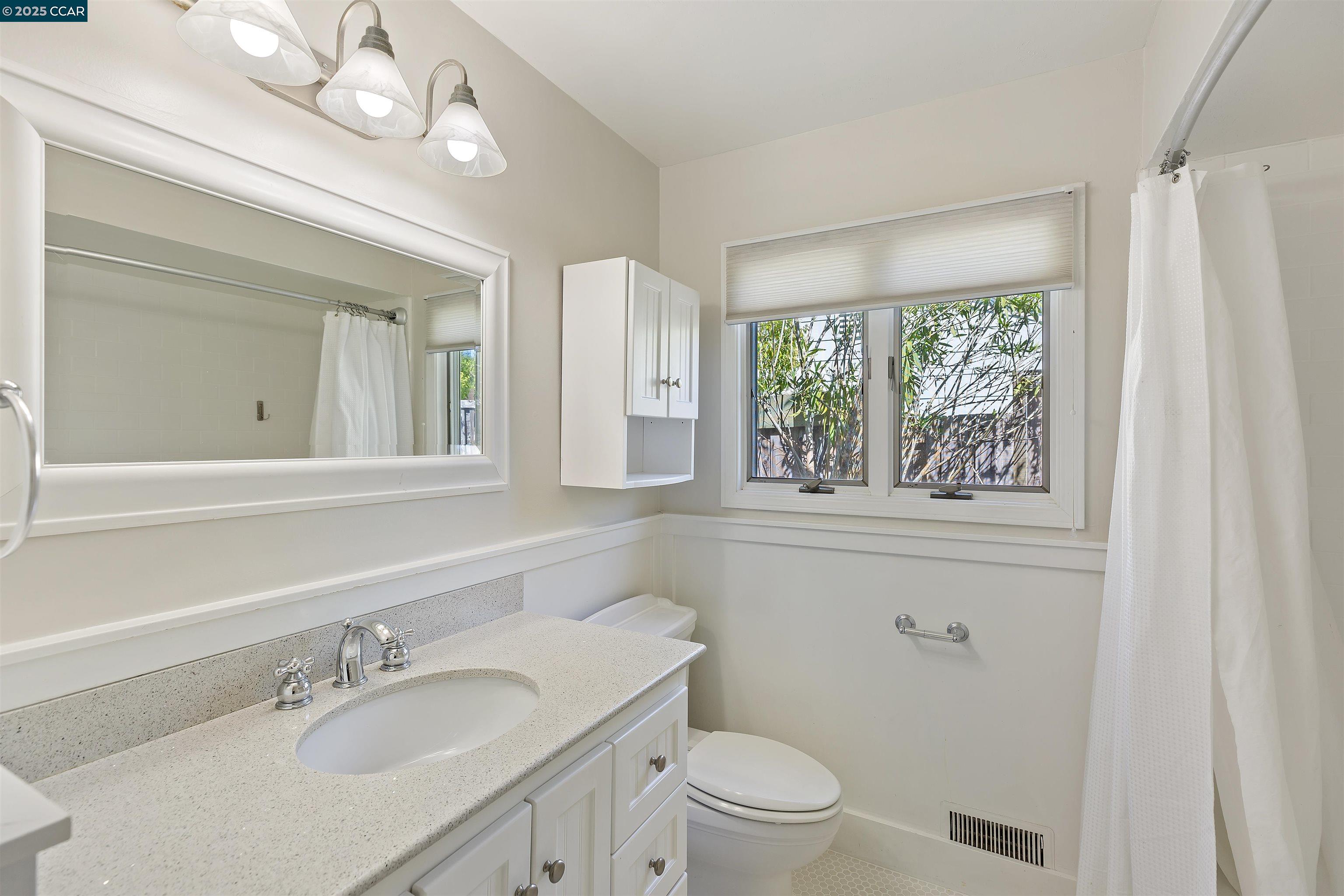 Detail Gallery Image 21 of 25 For 33 Sullivan Dr, Moraga,  CA 94556 - 4 Beds | 2 Baths