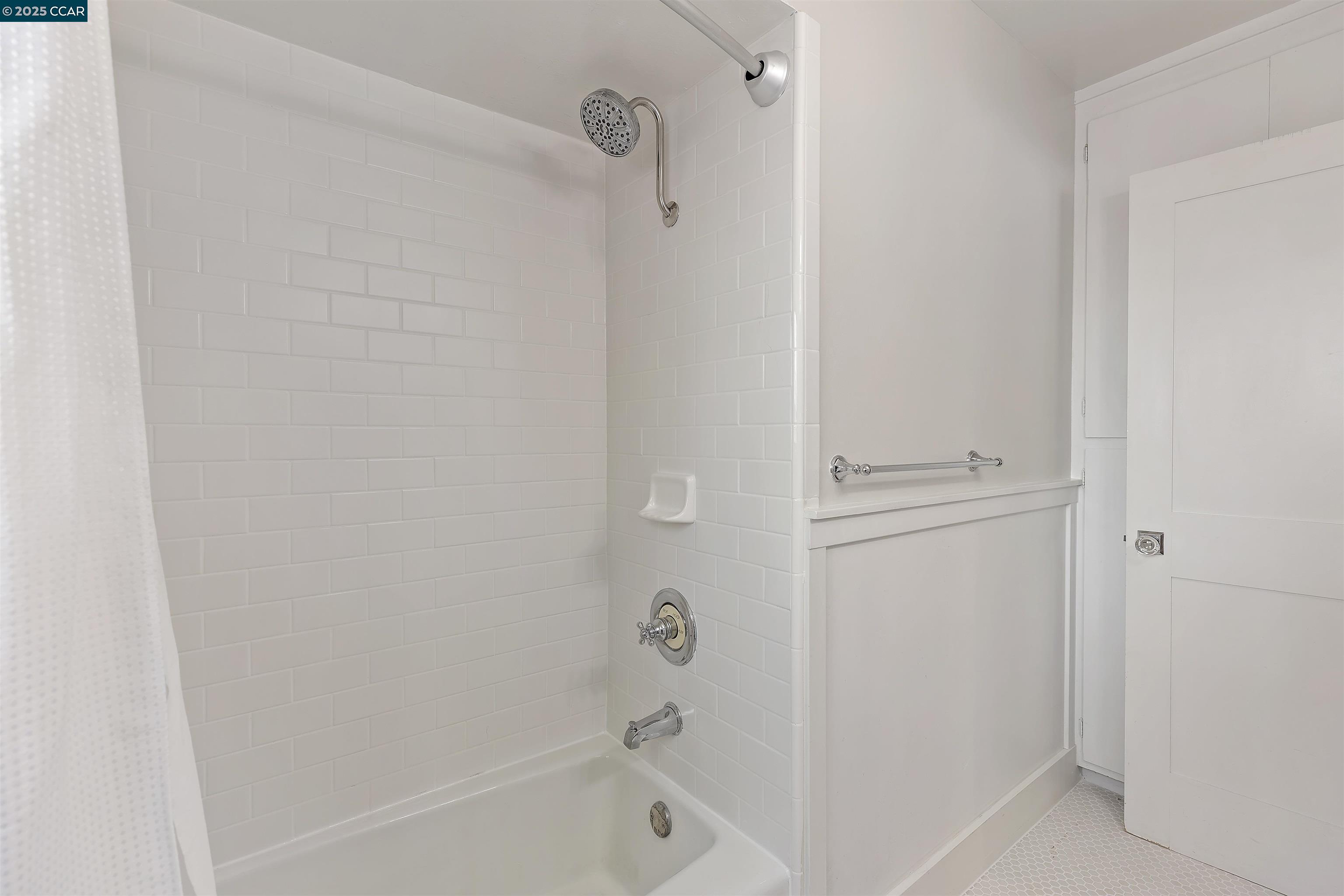 Detail Gallery Image 22 of 25 For 33 Sullivan Dr, Moraga,  CA 94556 - 4 Beds | 2 Baths