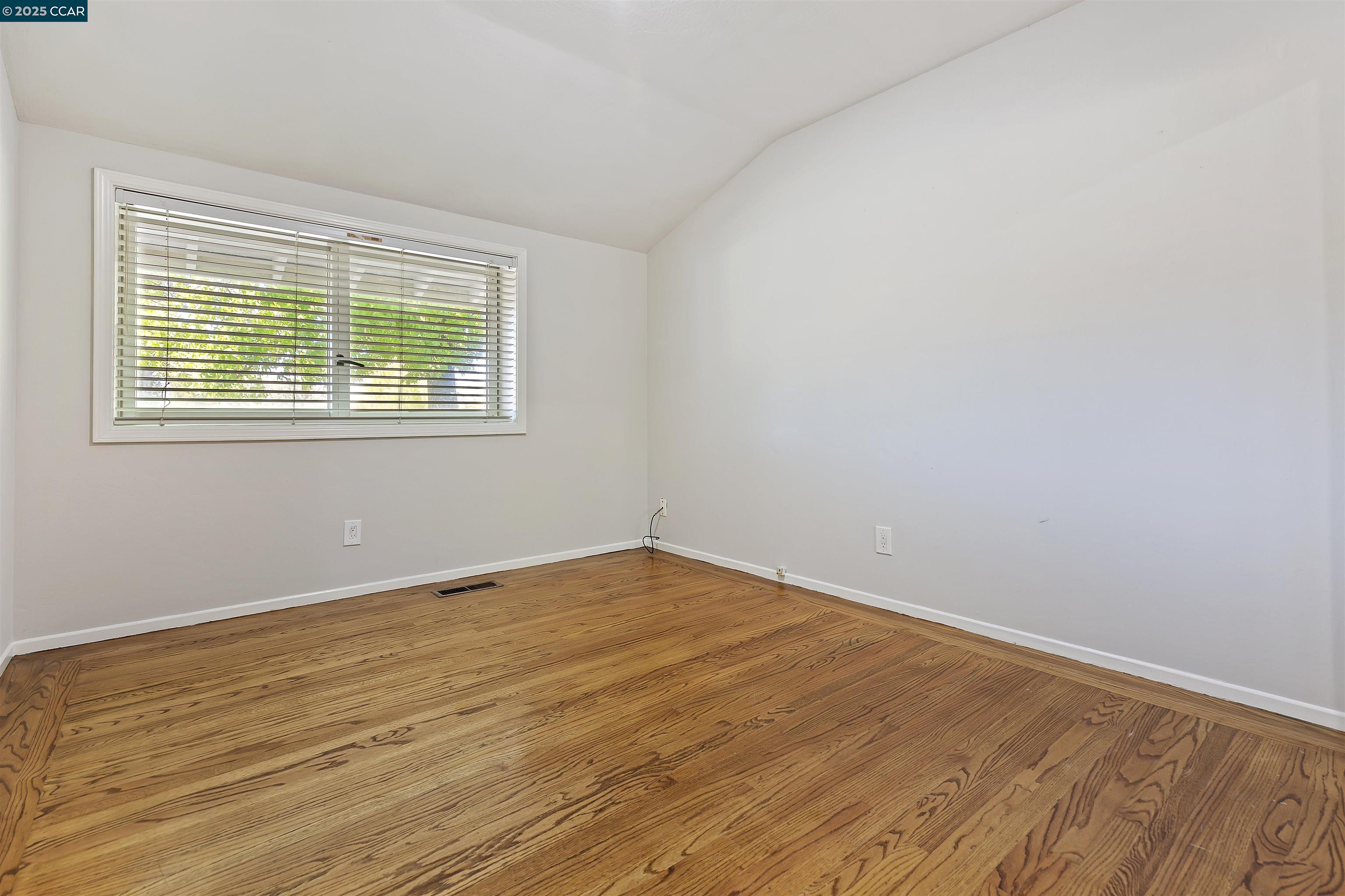 Detail Gallery Image 23 of 25 For 33 Sullivan Dr, Moraga,  CA 94556 - 4 Beds | 2 Baths