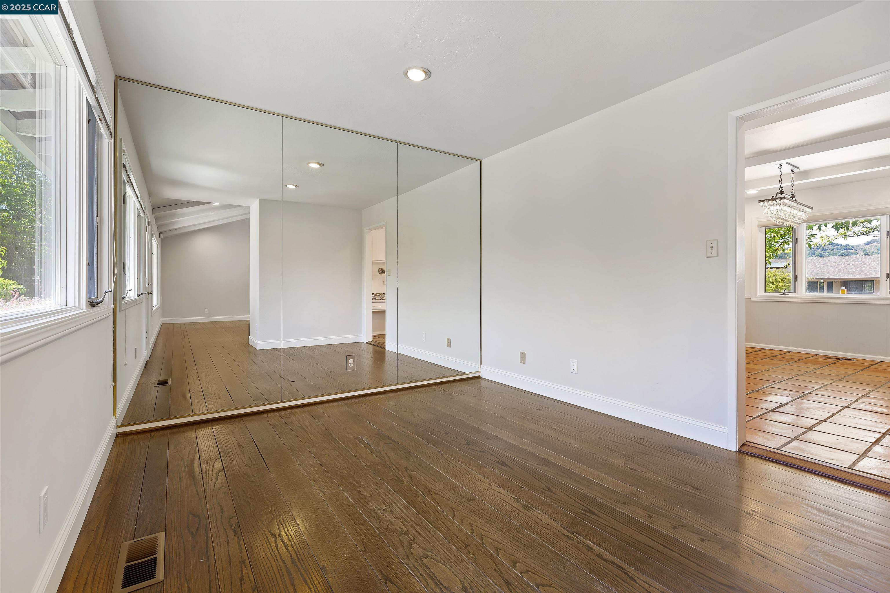 Detail Gallery Image 9 of 25 For 33 Sullivan Dr, Moraga,  CA 94556 - 4 Beds | 2 Baths