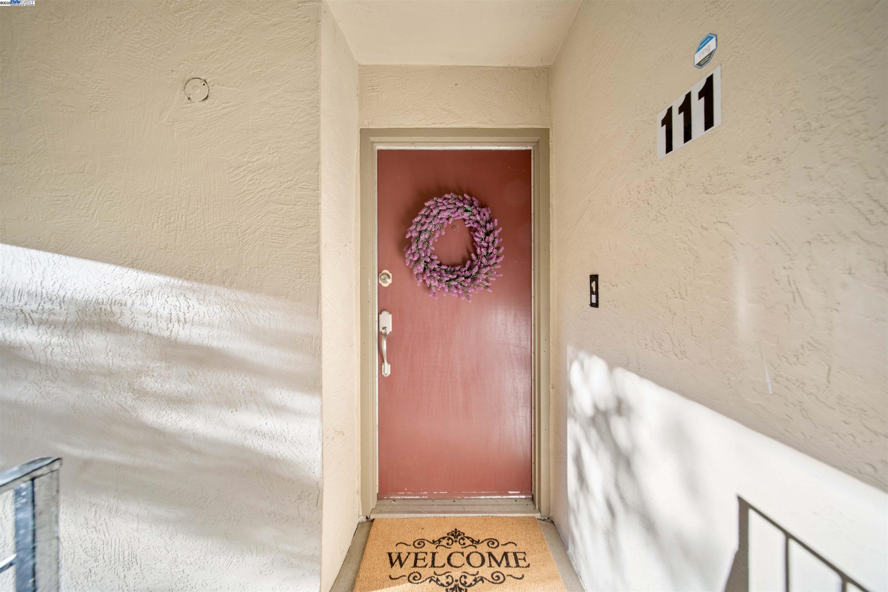 Detail Gallery Image 1 of 30 For 2716 Oak Rd #111,  Walnut Creek,  CA 94597 - 2 Beds | 1 Baths
