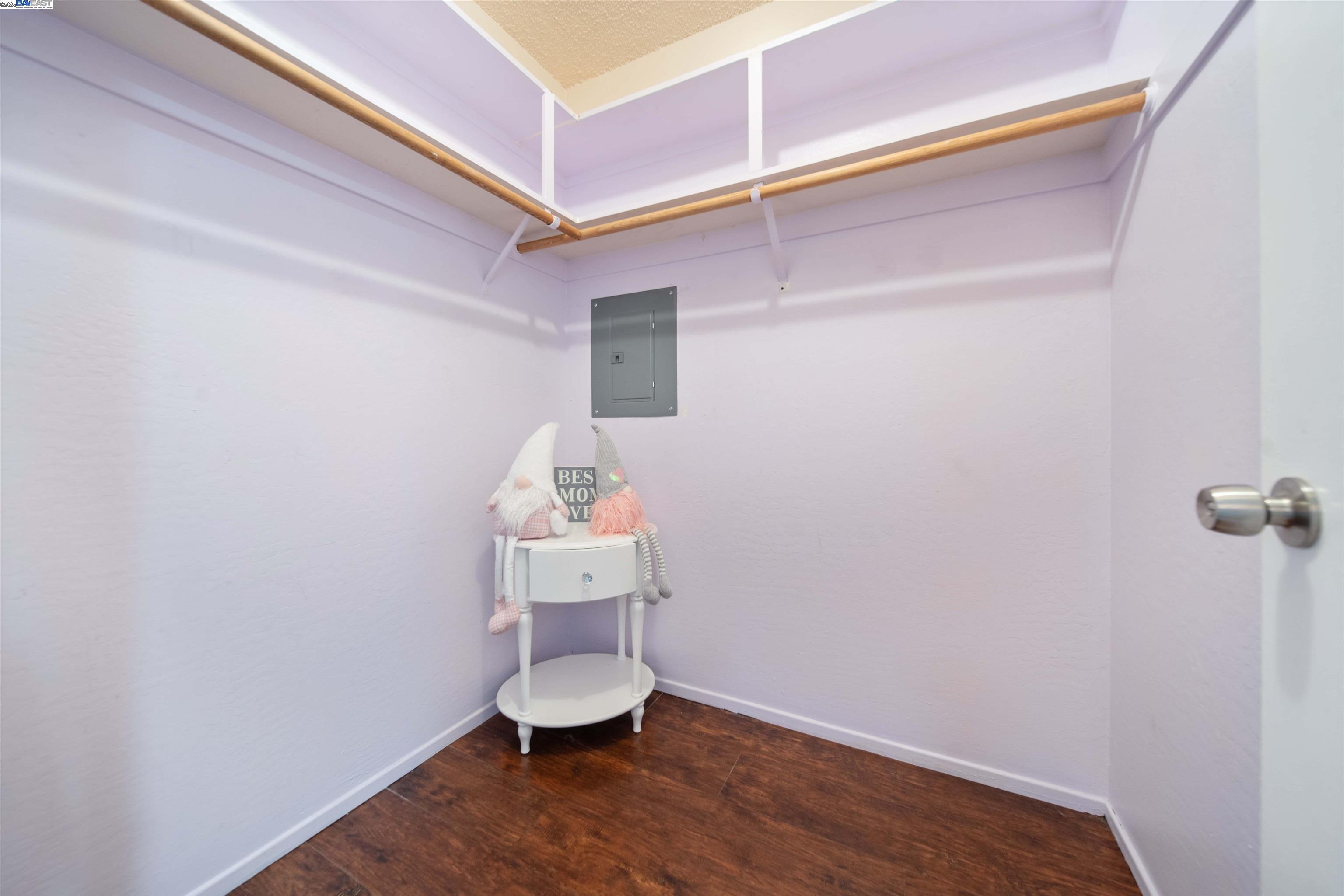 Detail Gallery Image 13 of 30 For 2716 Oak Rd #111,  Walnut Creek,  CA 94597 - 2 Beds | 1 Baths